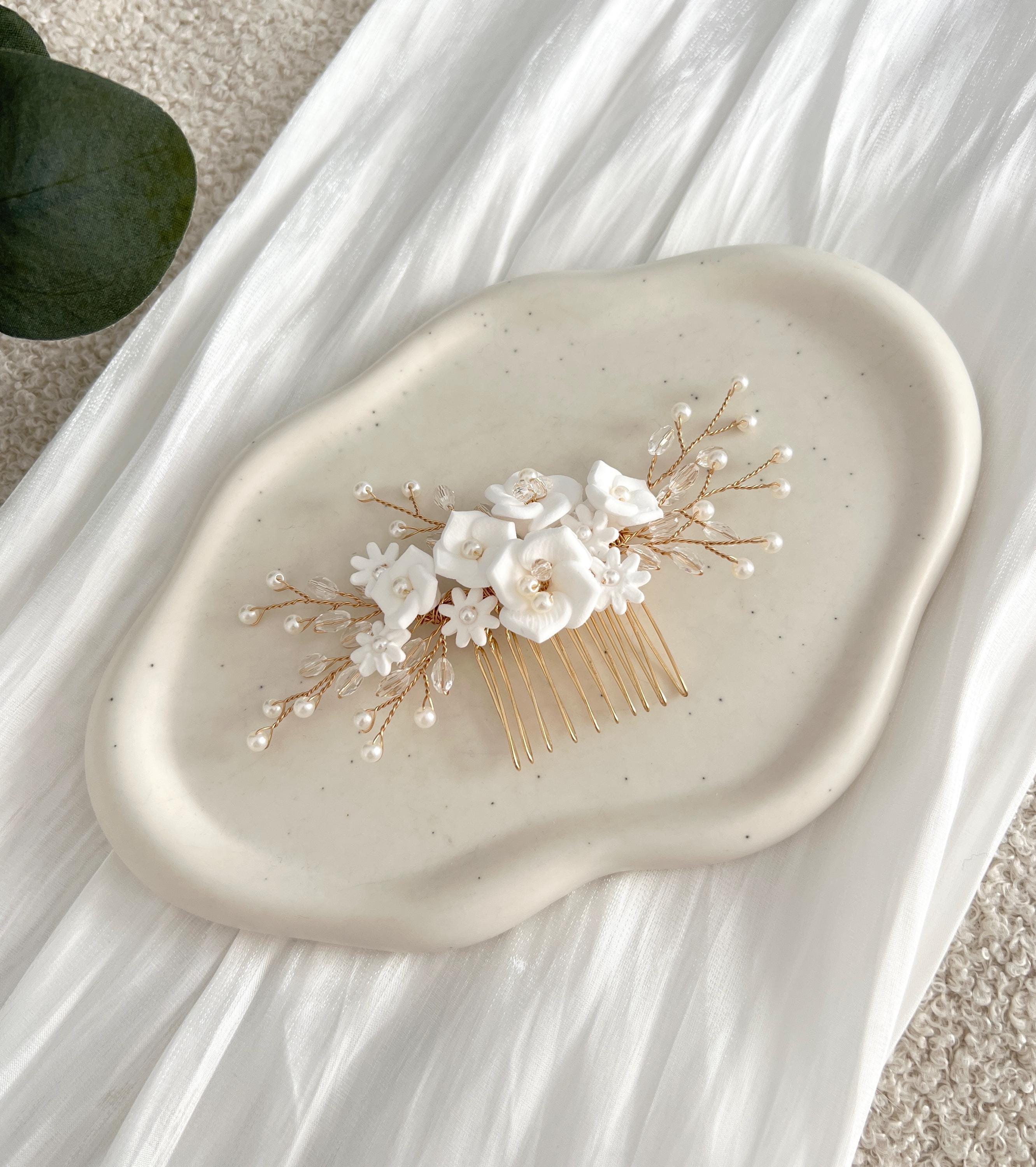 Braut Haarschmuck, Gold, Perlen Haarkamm, weiße Blumen, hochwertiger Blüten Brauthaarschmuck, Hochzeit Schmuck, Brautschmuck