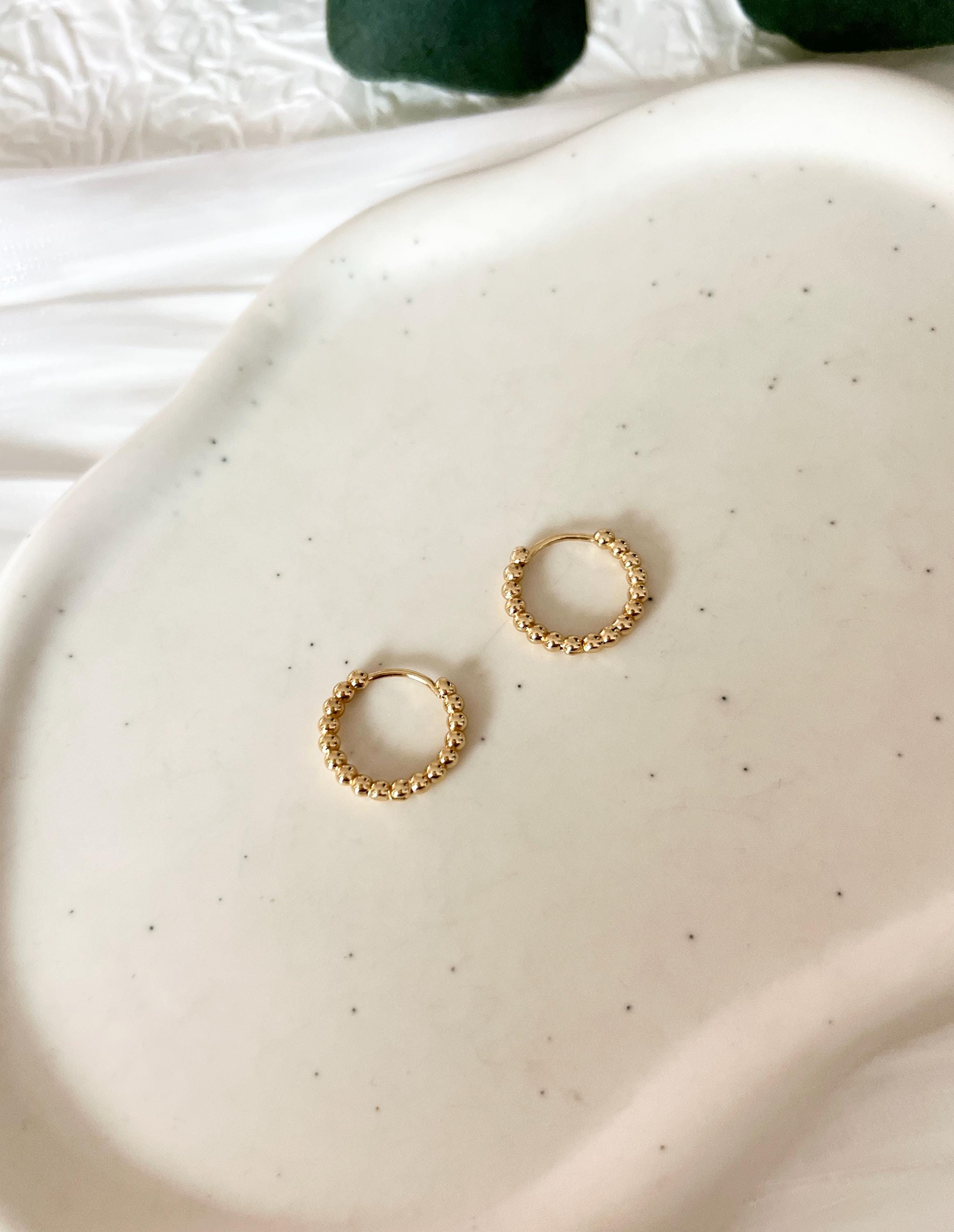 Goldene feine Creolen, Schmuck für Frauen, Geschenk fuer Sie, Ohrringe, eleganter Ohrschmuck, Damenschmuck Gold, Weihnachtsgeschenk, Geburtstagsgeschenk