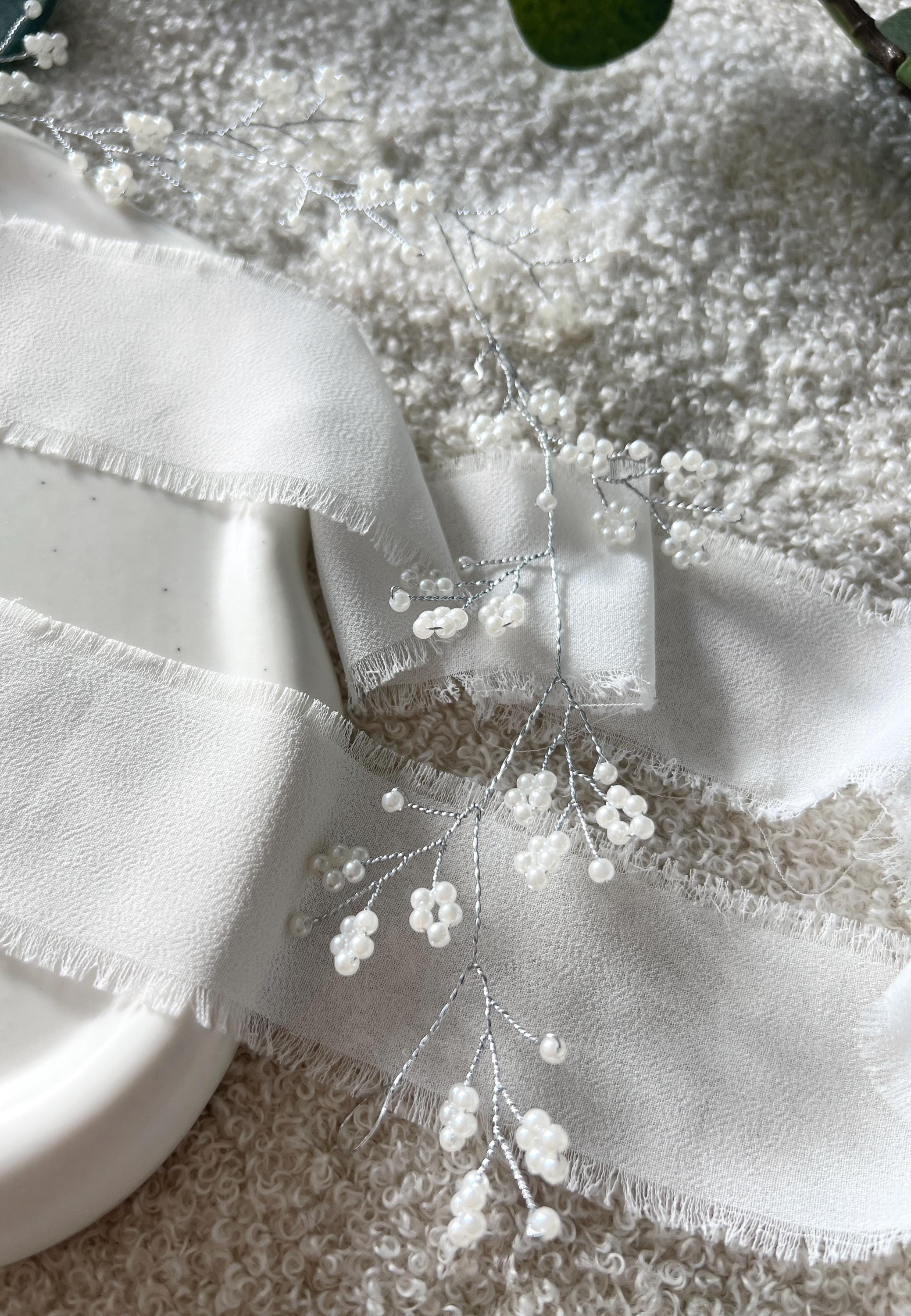 Haarranke, weiße Perlen, Silber, Brautschmuck, Perlenschmuck, Braut, Haarschmuck, Haarrebe, Haarkranz, Haarband, Schmuck Hochzeit