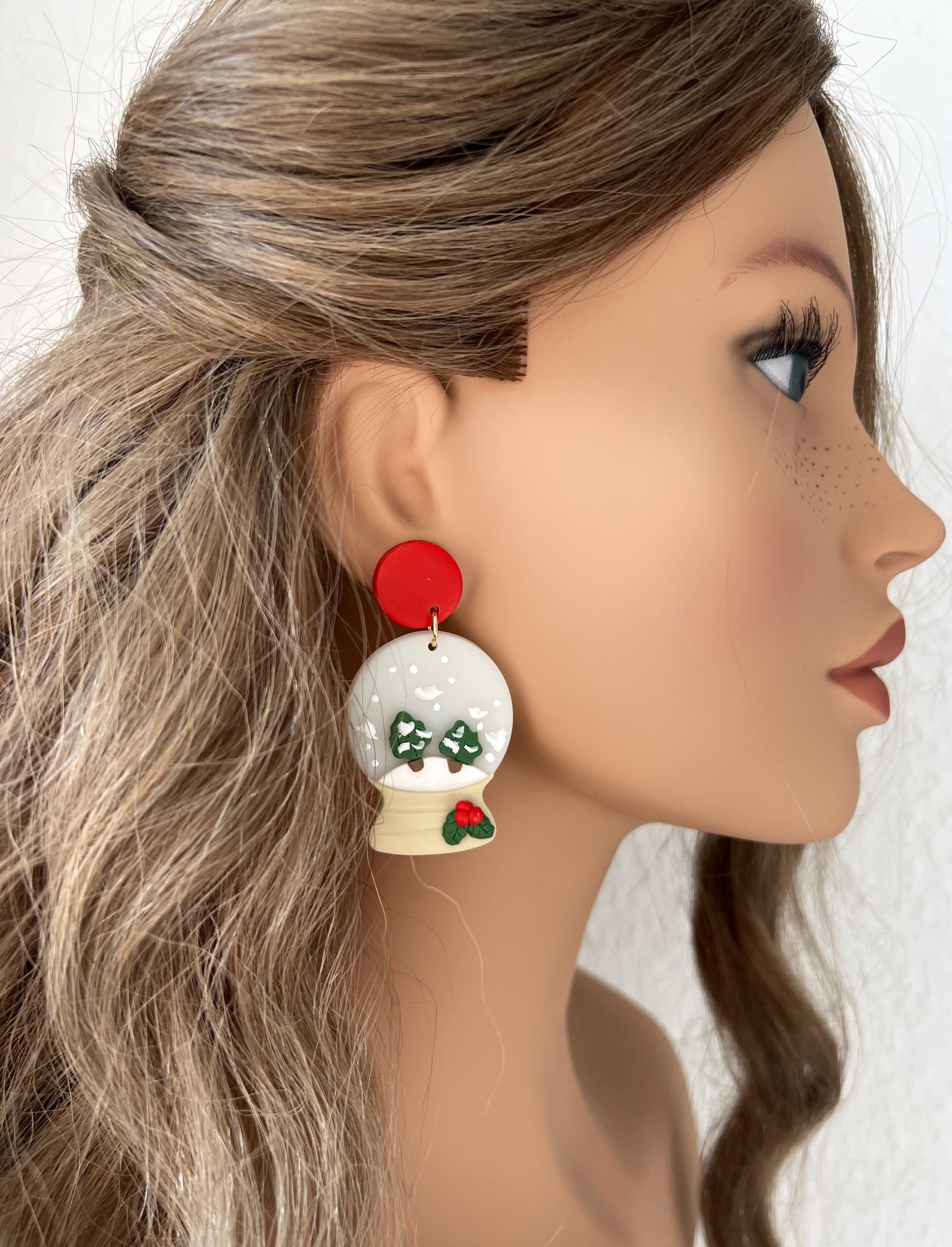 Ohrringe Weihnachten, Schneekugel, Weiß, Rot, Grün, Hängeohrringe, Weihnachtszeit, Weihnachtsschmuck, Schmuck Ohrstecker, Winter Ohrschmuck