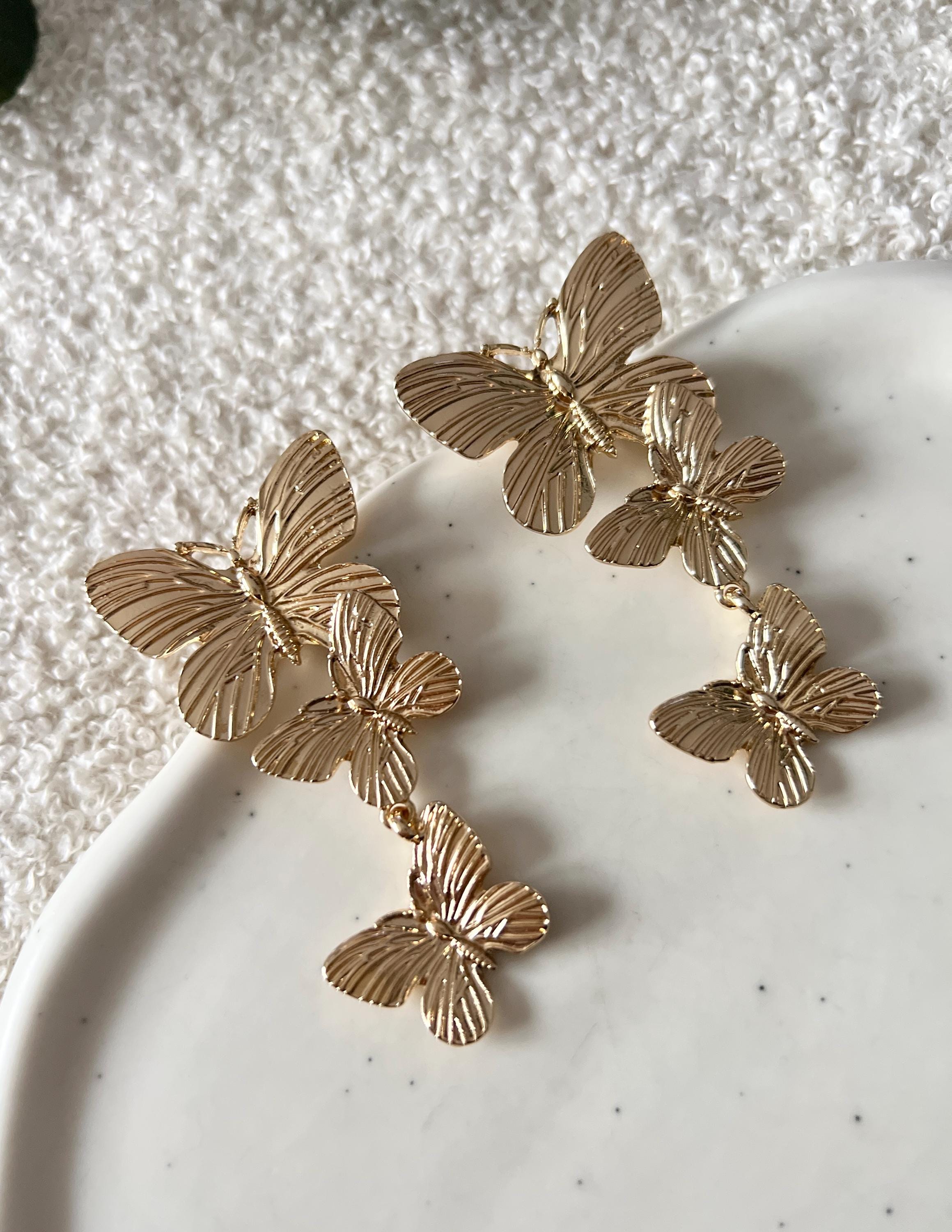 Ohrringe, Gold, Schmetterlinge, Brautohrringe Standesamt, moderne Hängeohrringe, Brautschmuck, Brautjungfer, Schmuck Hochzeit, lange Ohrstecker
