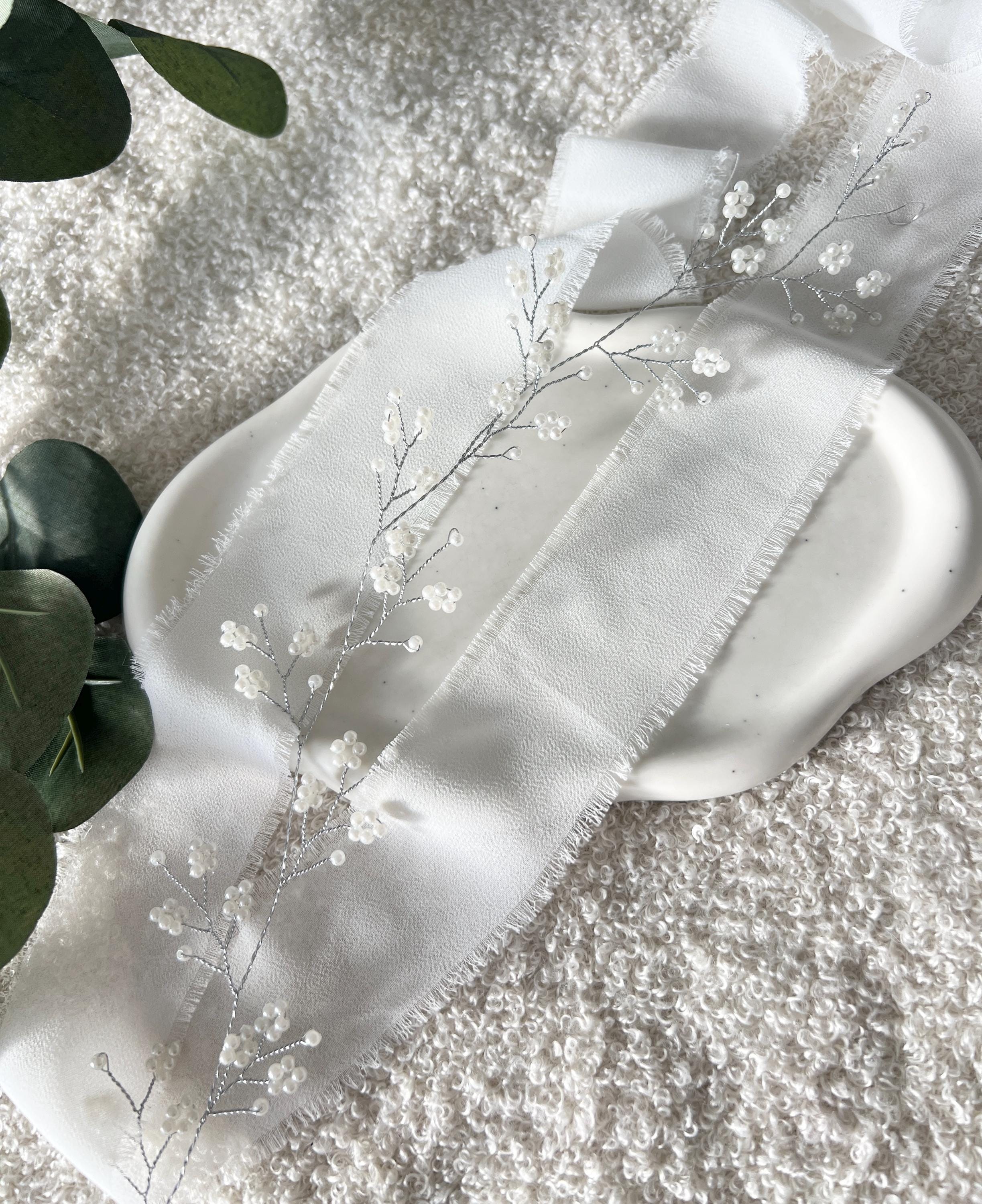 Haarranke, weiße Perlen, Silber, Brautschmuck, Perlenschmuck, Braut, Haarschmuck, Haarrebe, Haarkranz, Haarband, Schmuck Hochzeit