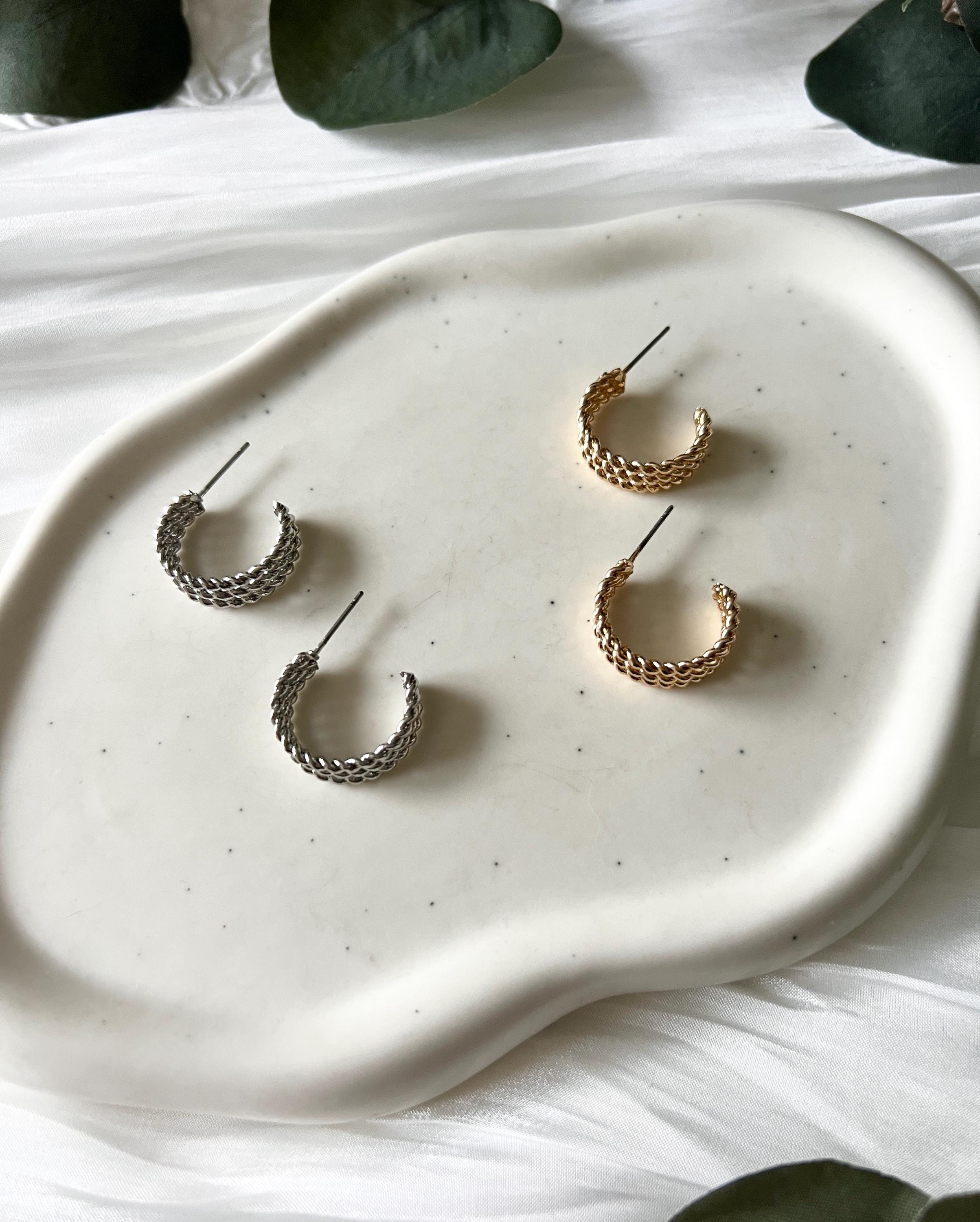 Creolen, Silber, gedreht, runde Ohrringe, moderner Schmuck, Ohrstecker, Ohrschmuck