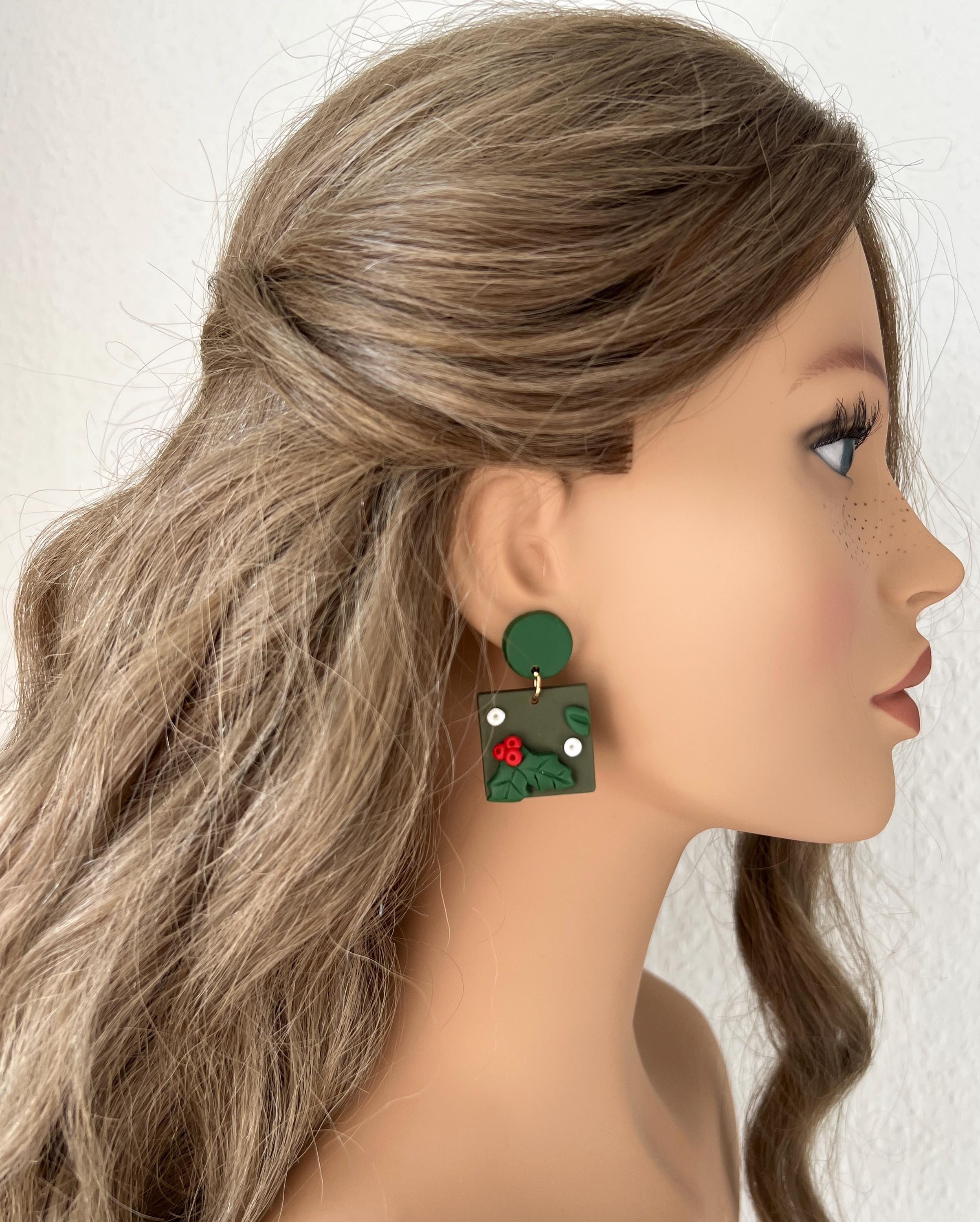 Ohrringe, Weihnachten, Mistelzweig, Rot, Grün, Weiß, Winterschmuck, Ohrstecker, Weihnachtsschmuck, Geschenk Weihnachten, moderner Ohrschmuck