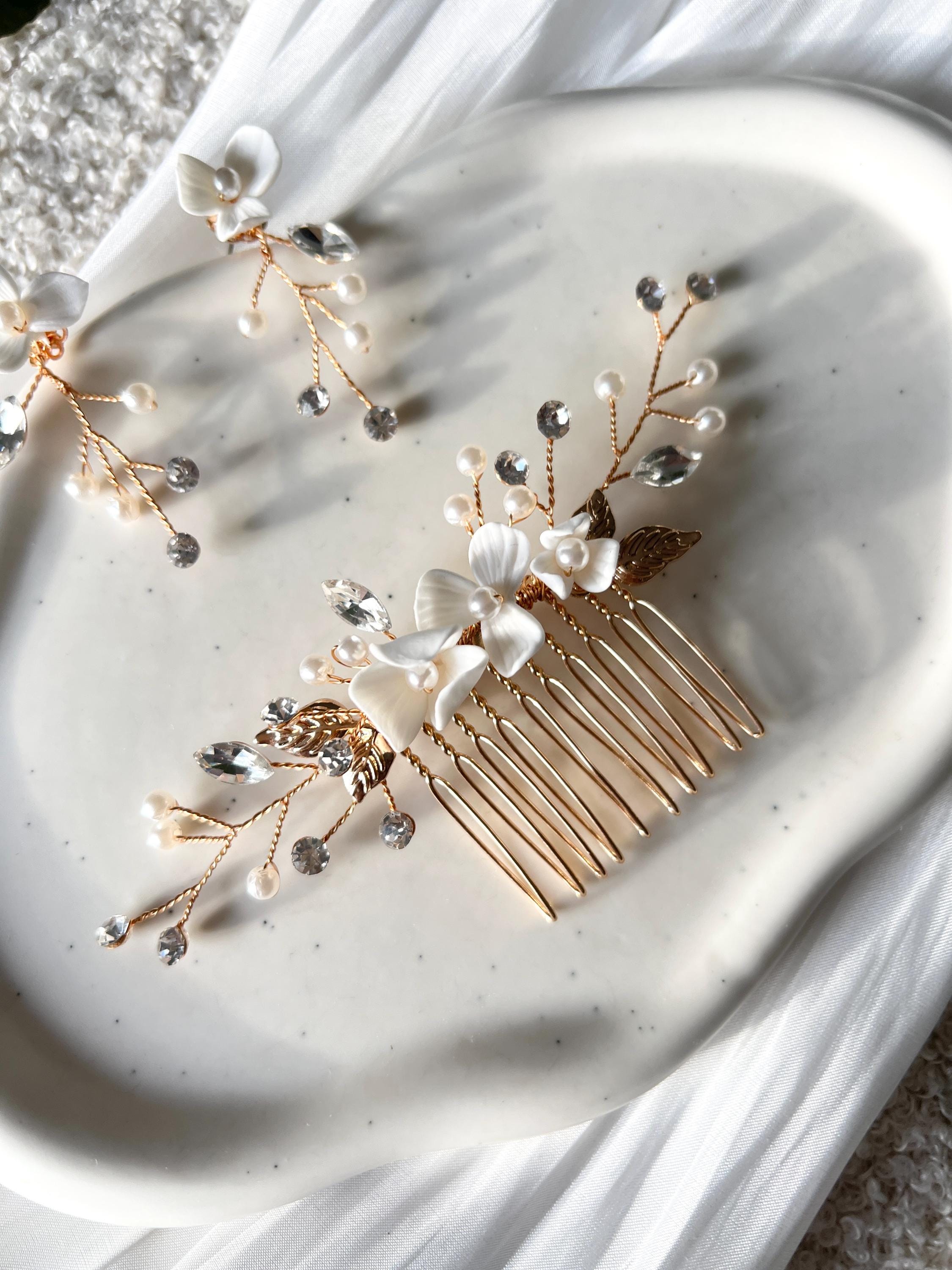 Brautschmuck, Gold, Haarkamm, Ohrringem Blüten Hängeohrringe, Strass, Perlen, Perlenschmuck, feiner Haarschmuck, Standesamt, Blumen, Schmuck Hochzeit, Brautfrisur, Perlenohrringe