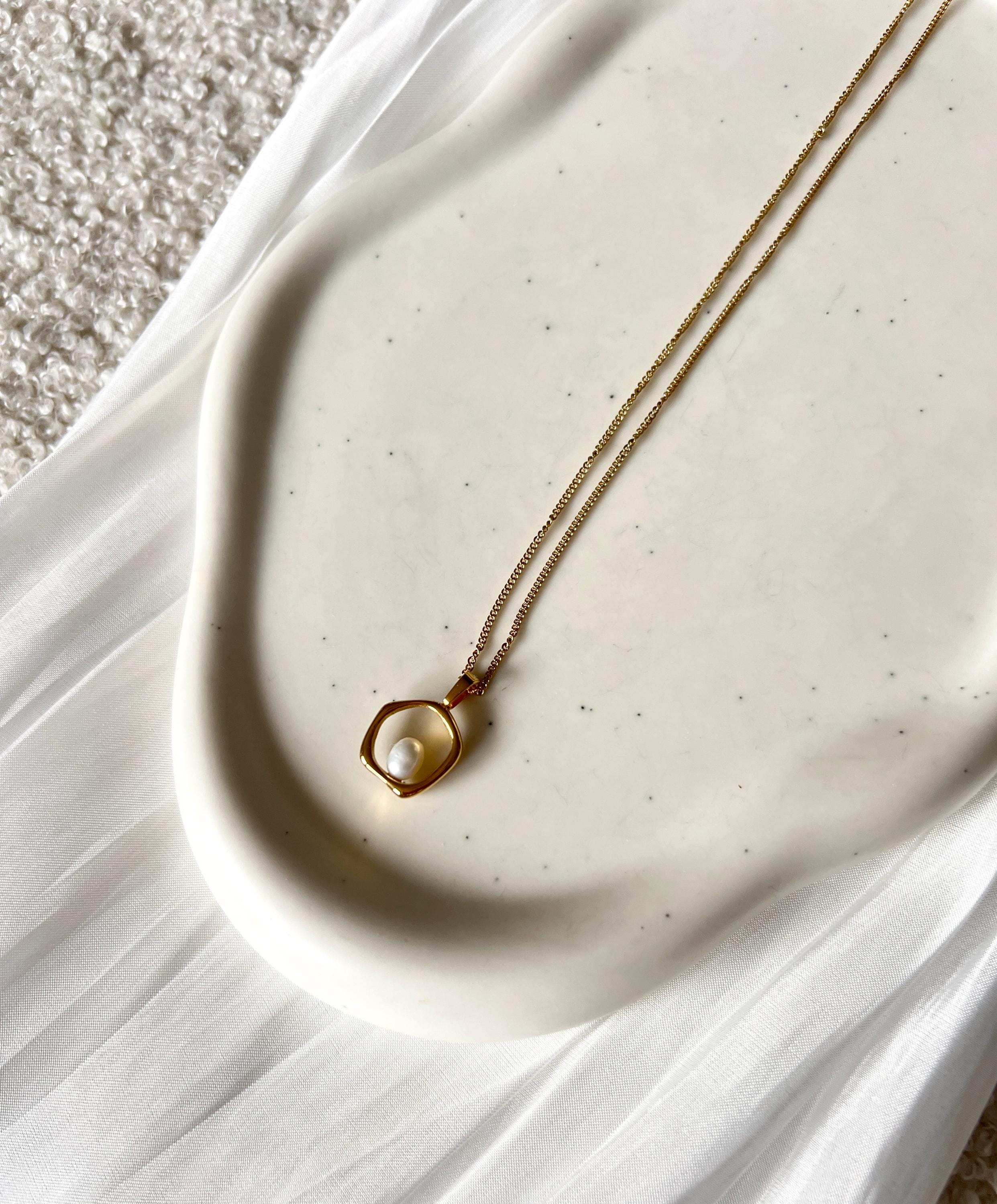 58f086df3329638d3f5b95d7aHalskette, Perle, Perlenanhaenger, Perlenschmuck, Brautschmuck, Gold, Brauthalskette, Schmuck Hochzeit, feine Ketted4f2da9