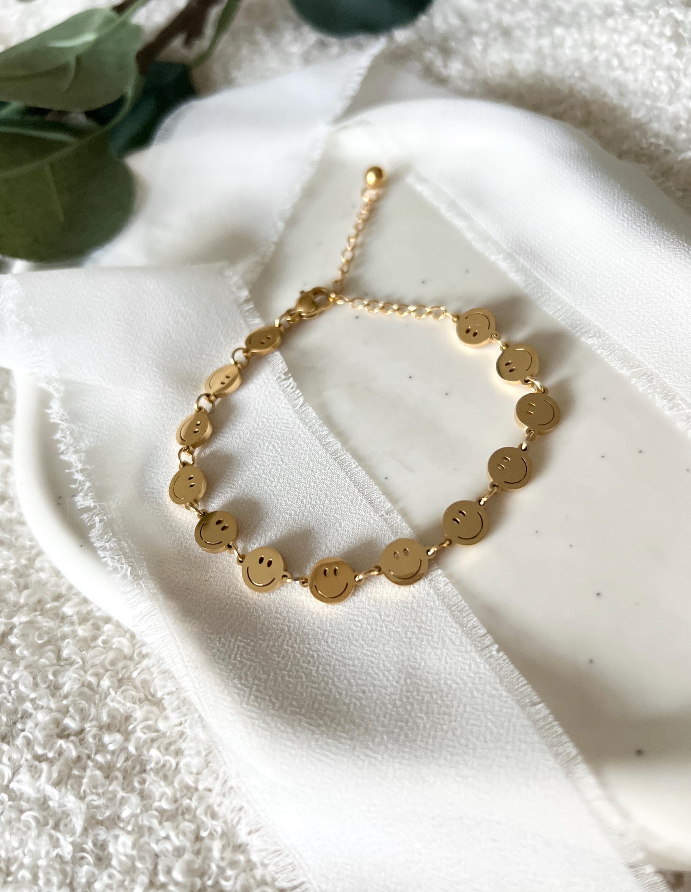 Armband, Gold, Smiley, Schmuck, Armschmuck, Freundschaft, goldenes Freundschaftsarmband, Emoji, moderner Schmuck