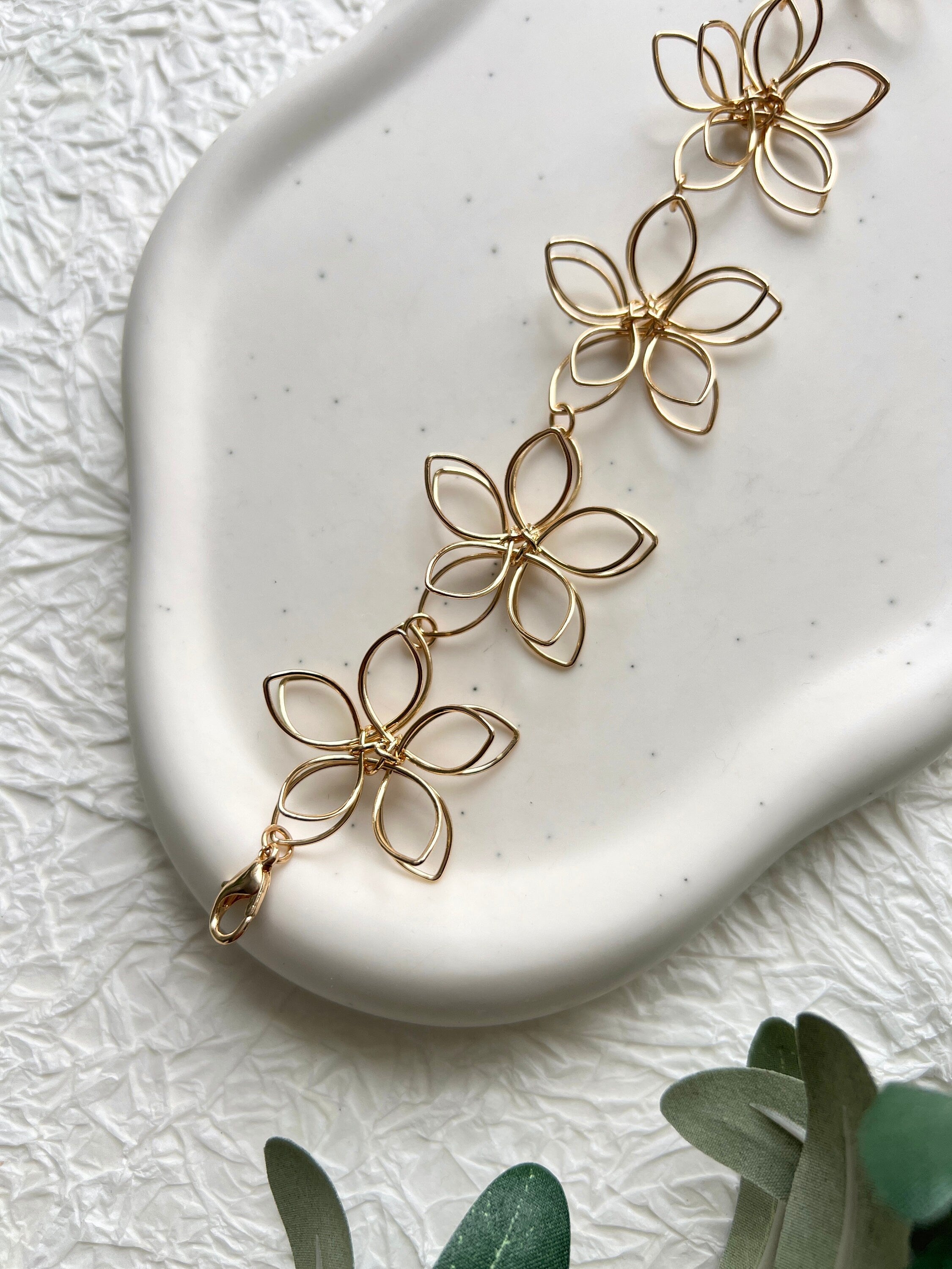Blüten Armband, Gold, Edelstahl Draht, Blumen Formen, Armschmuck Braut, Brautschmuck, Gold Schmuck-Armbänder-Schmuckblüte