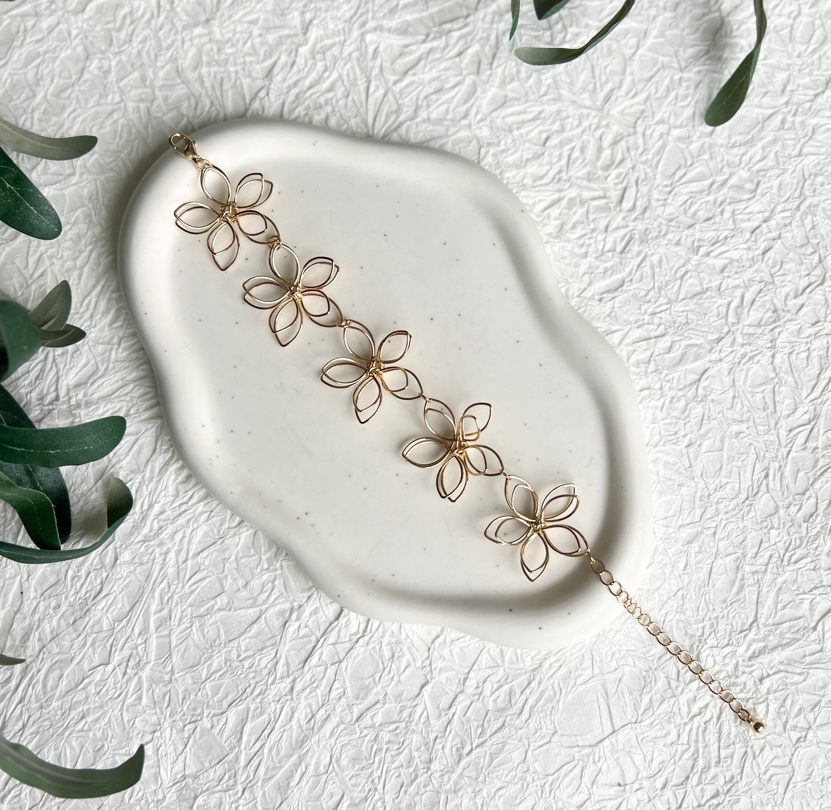 Blüten Armband, Gold, Edelstahl Draht, Blumen Formen, Armschmuck Braut, Brautschmuck, Gold Schmuck-Armbänder-Schmuckblüte