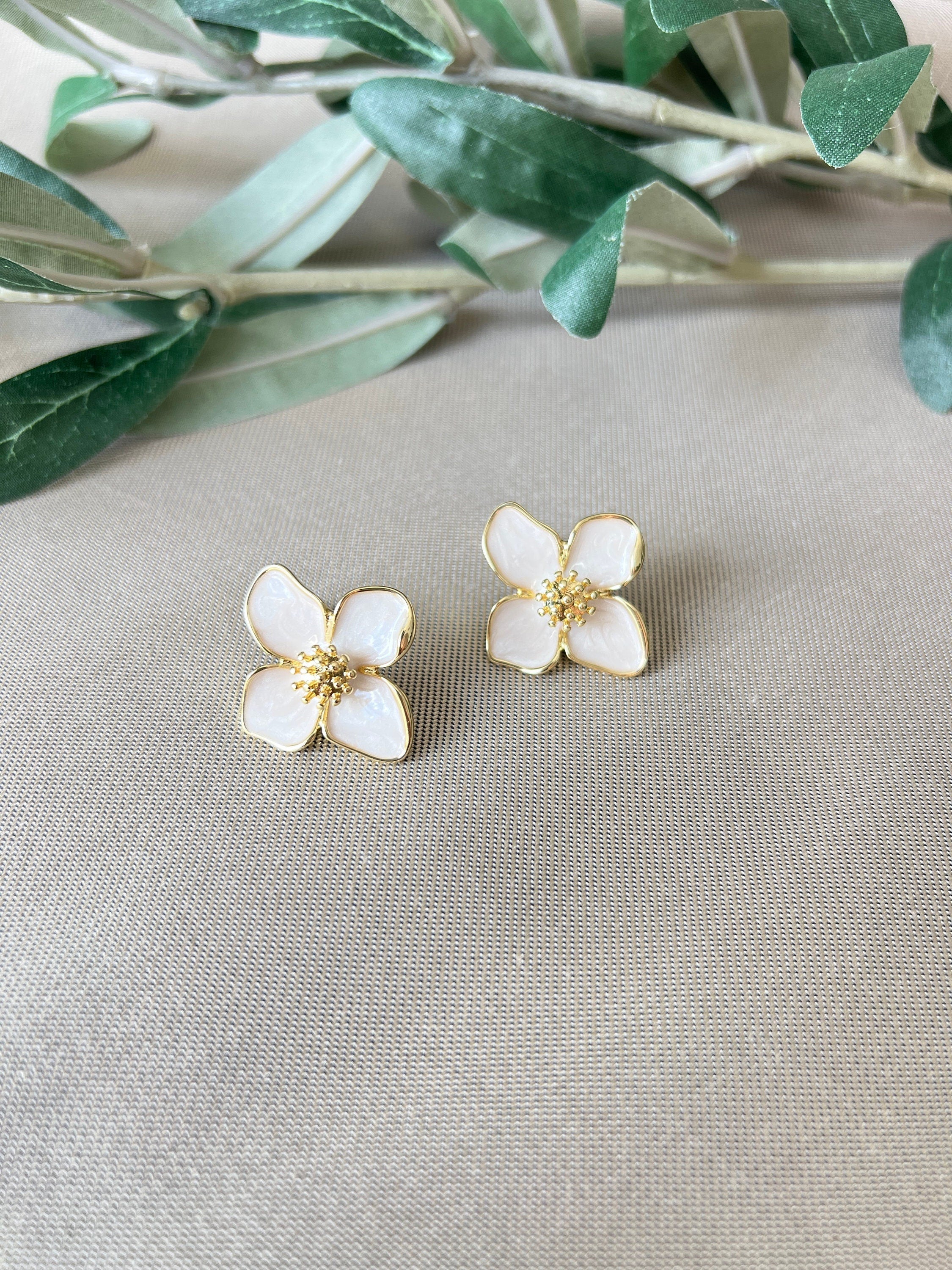 Blüten Ohrringe, gold, creme-perlmutt, Ohrstecker Braut, Trauzeugin, Brautjungfern, Brautschmuck, Brautohrringe, Hochzeit-Ohrringe-Schmuckblüte