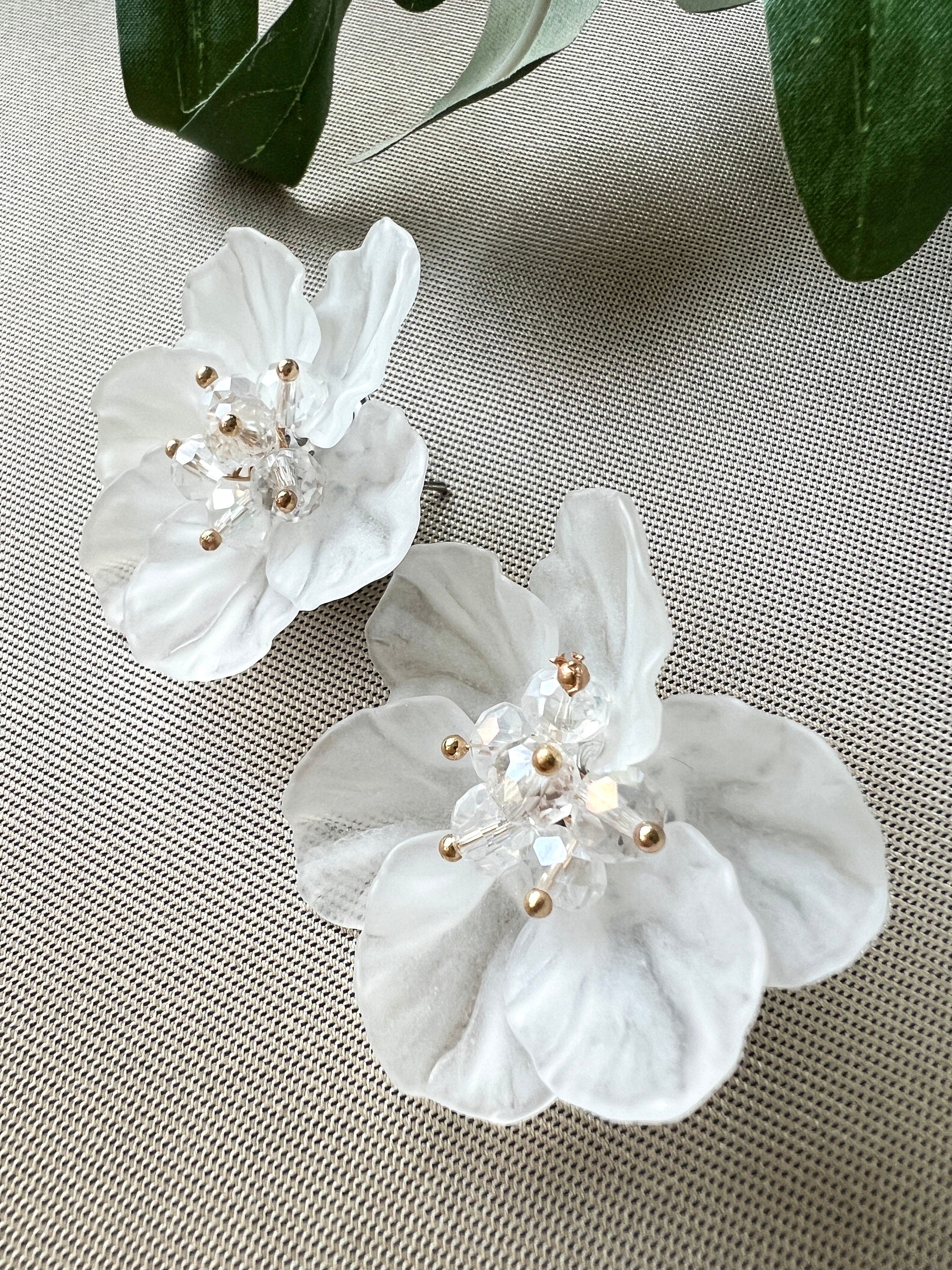 Blüten Ohrringe, leicht transparent, Ohrstecker, Brautschmuck, Brautohrringe, Hochzeit-Ohrringe-Schmuckblüte