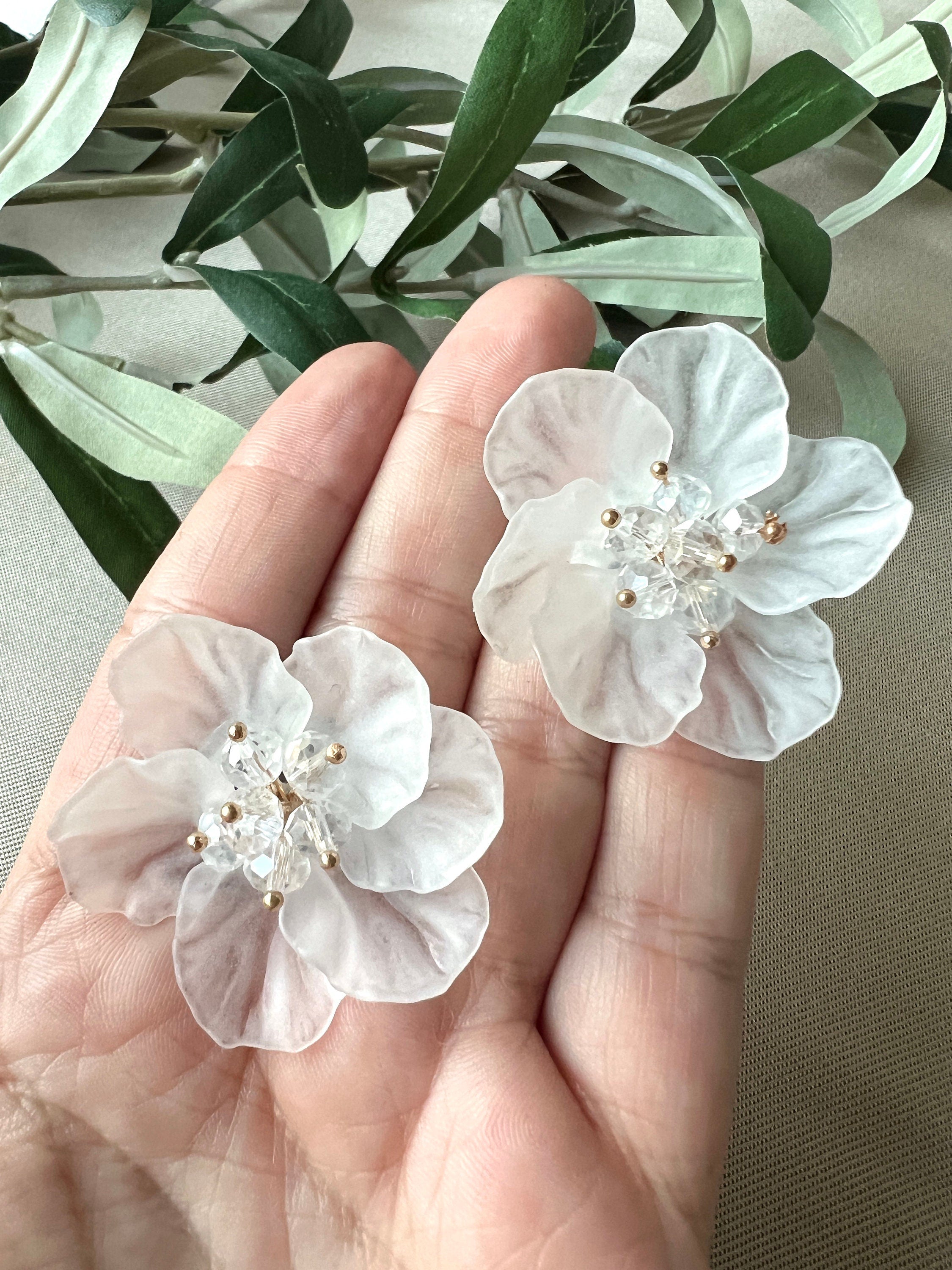 Blüten Ohrringe, leicht transparent, Ohrstecker, Brautschmuck, Brautohrringe, Hochzeit-Ohrringe-Schmuckblüte