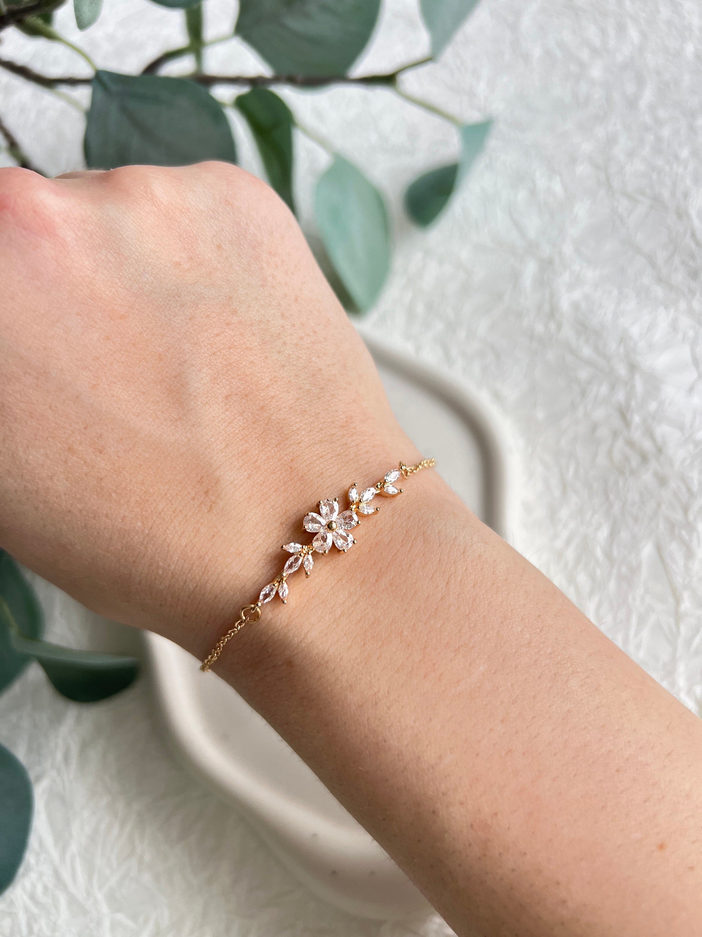 Braut Armband, Gold mit funkelnden Cubic Zirconia Steinen, Blumen, verstellbare Länge, Edelstahl,-Armbänder-Schmuckblüte