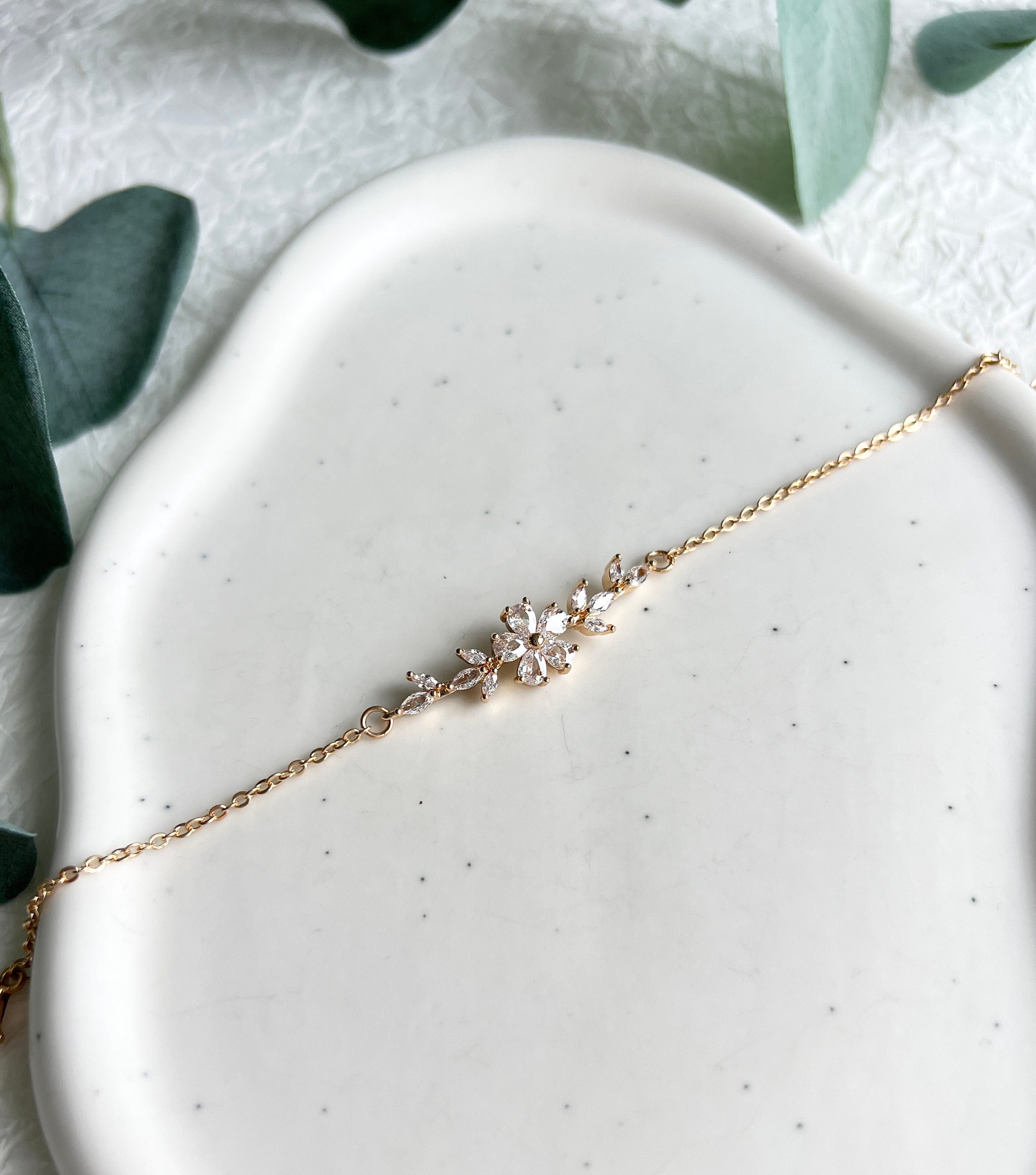 Braut Armband, Gold mit funkelnden Cubic Zirconia Steinen, Blumen, verstellbare Länge, Edelstahl,-Armbänder-Schmuckblüte