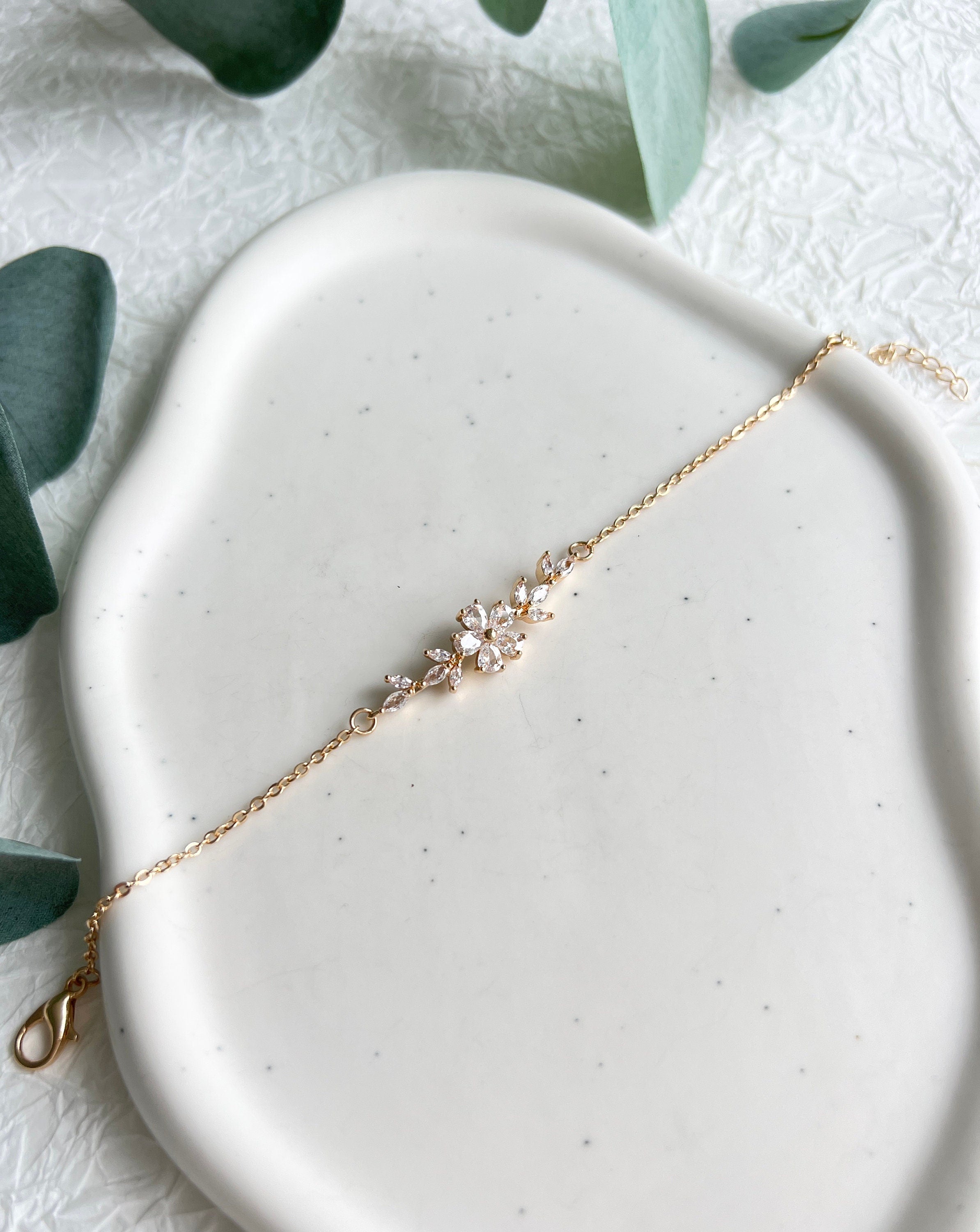 Braut Armband, Gold mit funkelnden Cubic Zirconia Steinen, Blumen, verstellbare Länge, Edelstahl,-Armbänder-Schmuckblüte
