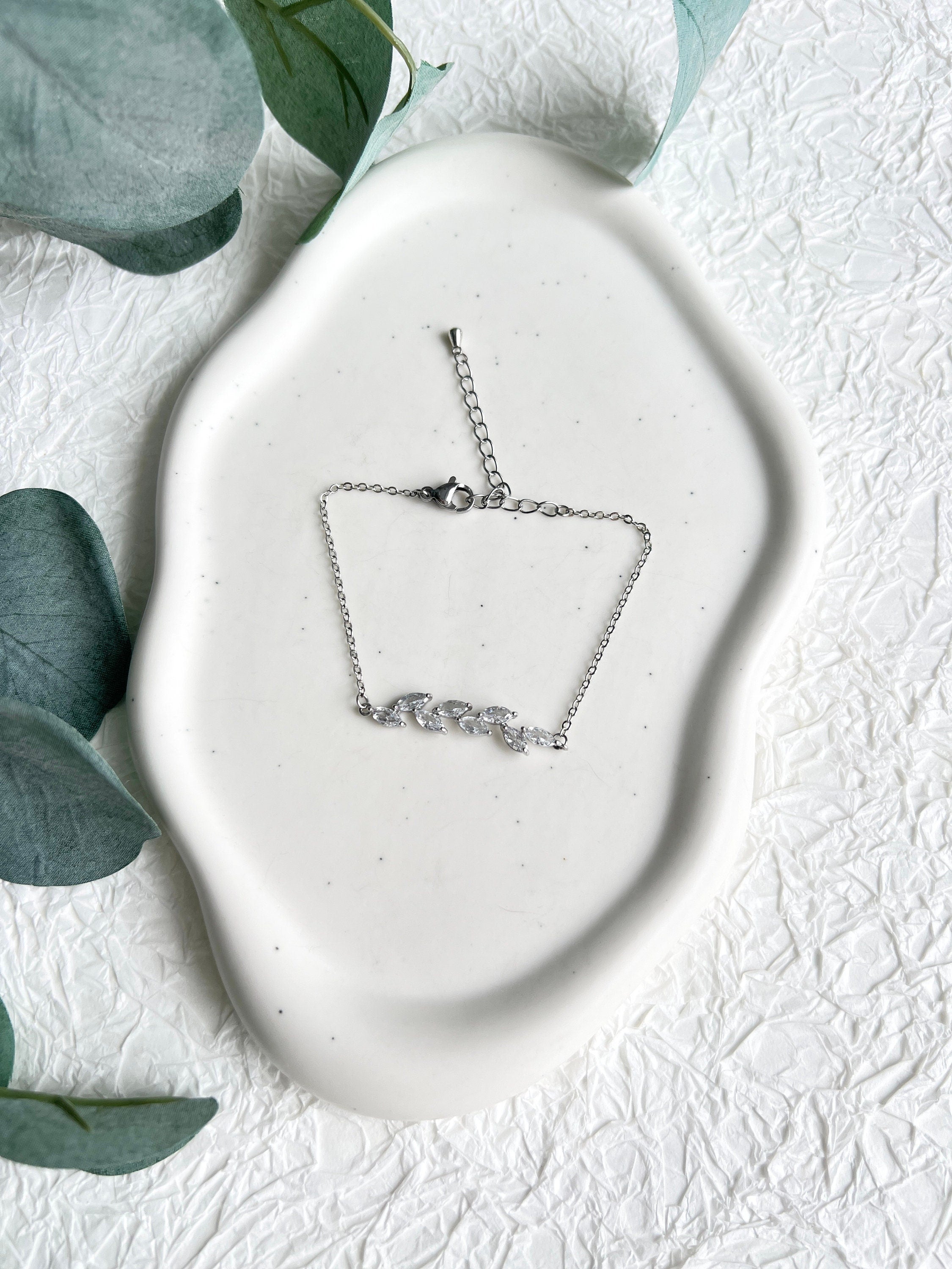 Braut Armband mit funkelnden Cubic Zirconia Steinen, verstellbare Länge - Silber-Armbänder-Schmuckblüte