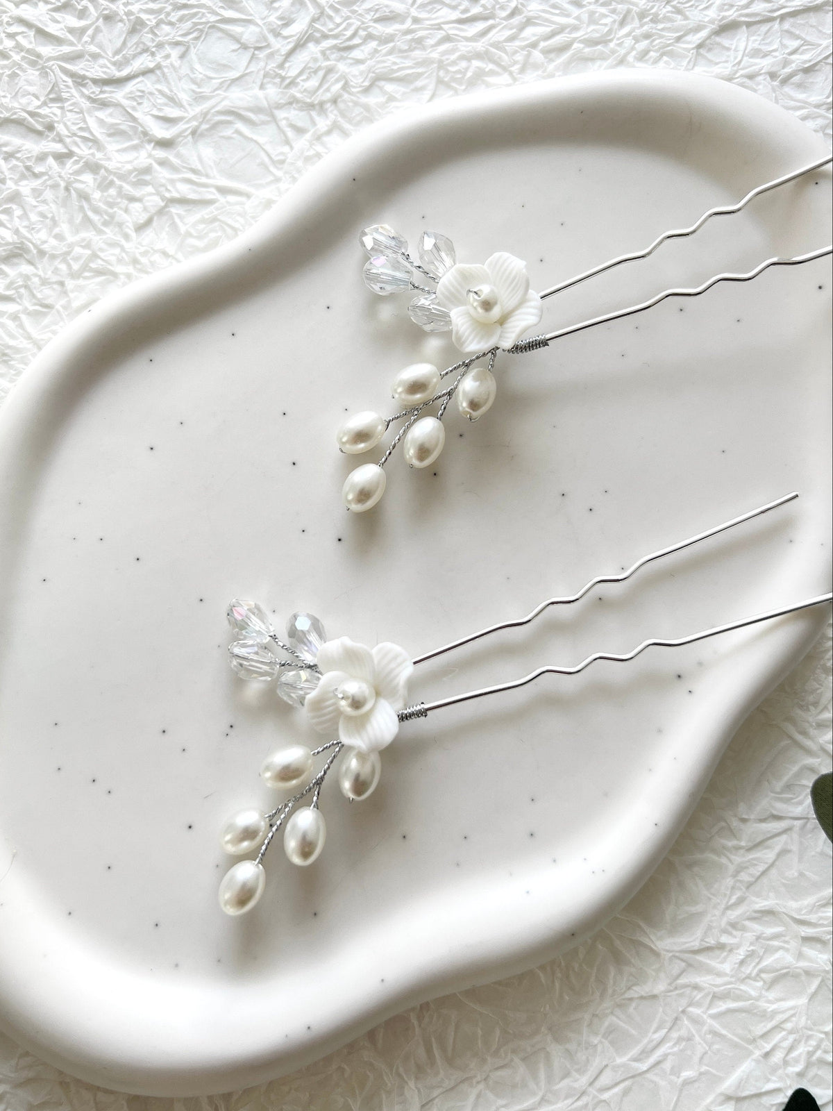 Haarnadeln, Set 2 Stück, Silber mit weißen Perlen, Blueten, feiner Brautschmuck, Braut Perlenschmuck, Schmuck Hochzeit, Brauthaarschmuck, Schmuckbluete
