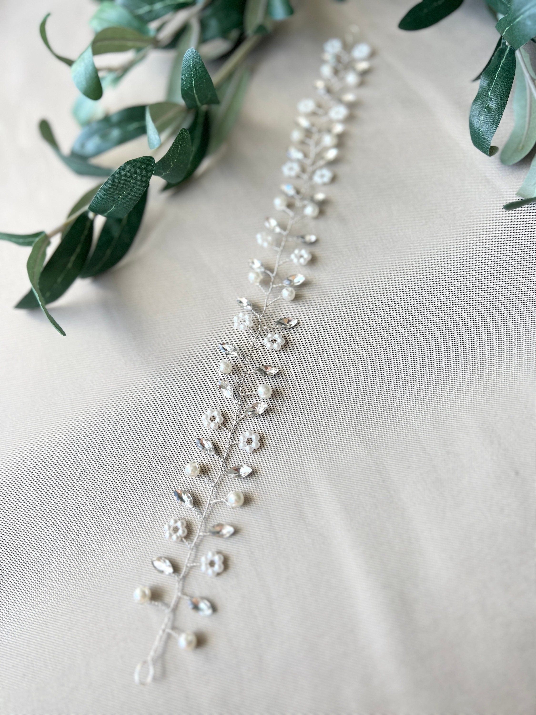 Braut Haarranke, silber mit Perlen, Blumen und Strass, Hochzeit, Brautschmuck, Hochzeitshaarband, Haarkranz, Haarschmuck, Haarrebe-Brauthaarschmuck-Schmuckblüte