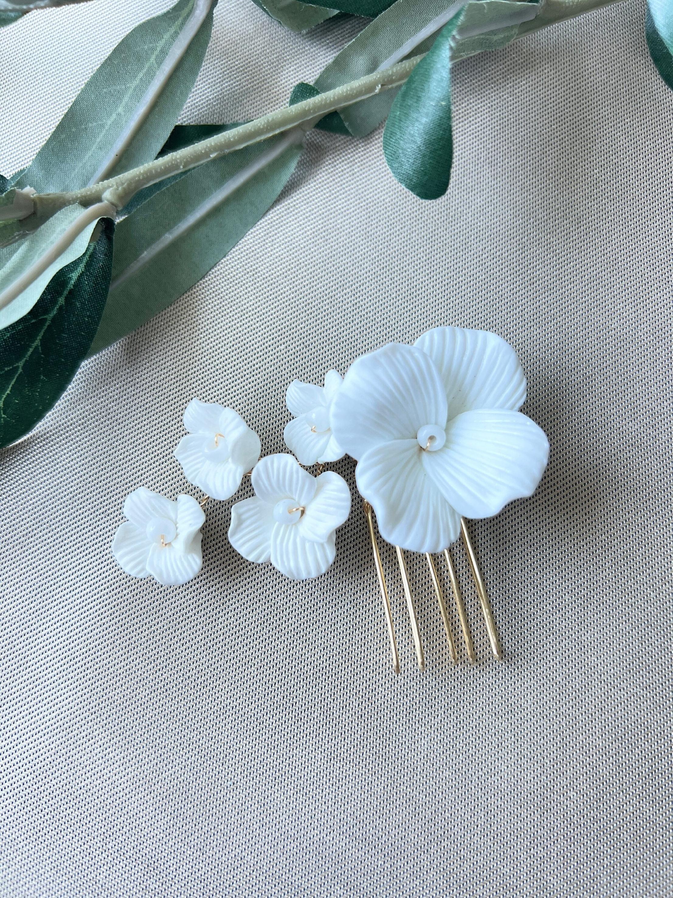 Braut Haarschmuck, Blüten Haarkamm, weiß und gold, Hochzeit, floral, Couture, hochwertiger Brauthaarschmuck, Brautfrisur, Braut Zubehör-Brauthaarschmuck-Schmuckblüte