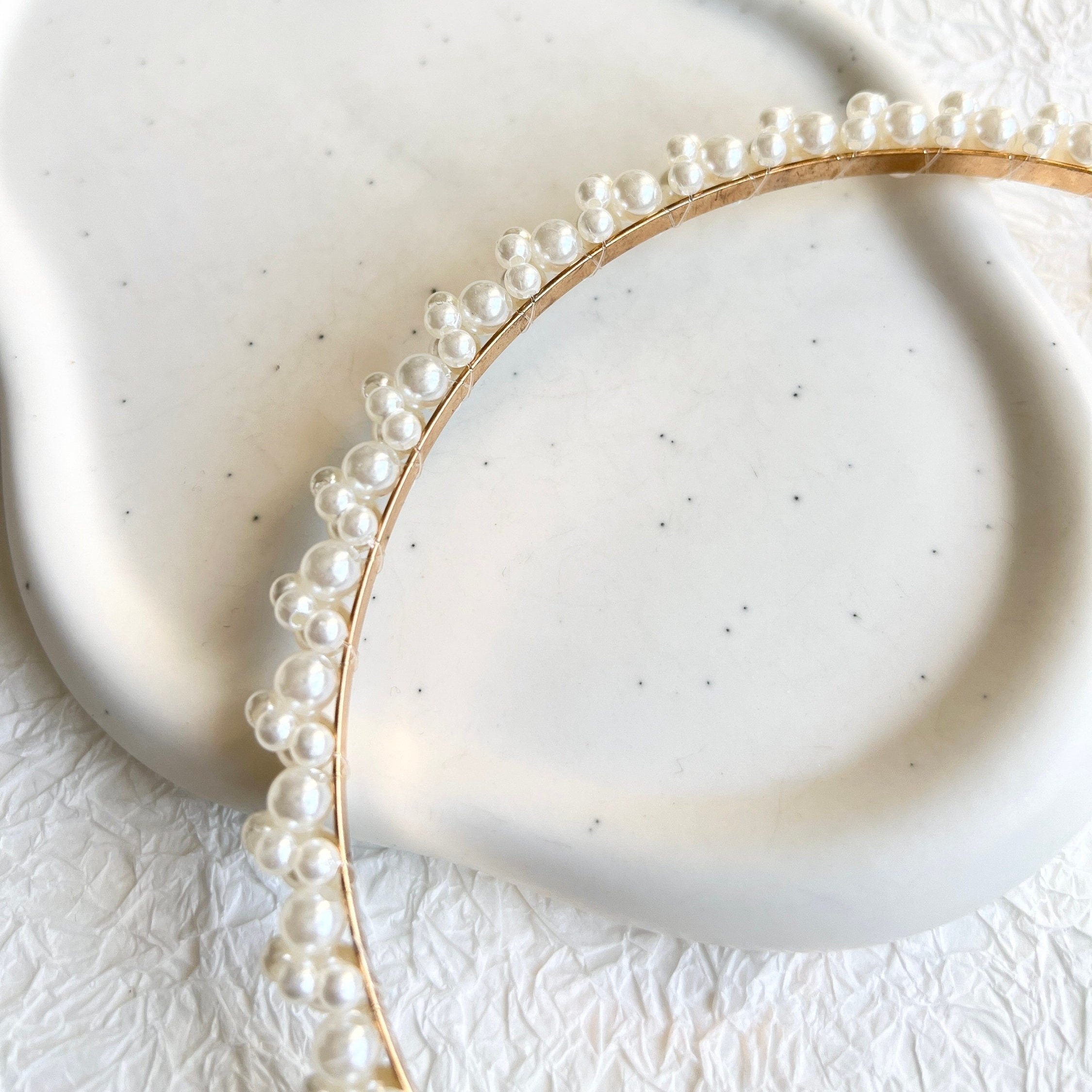 Braut Haarschmuck, Gold, Weiß, Perlen Schmuck, Haarreif, Hochzeit, Brauthaarschmuck, Brautschmuck,-Brauthaarschmuck-Schmuckblüte