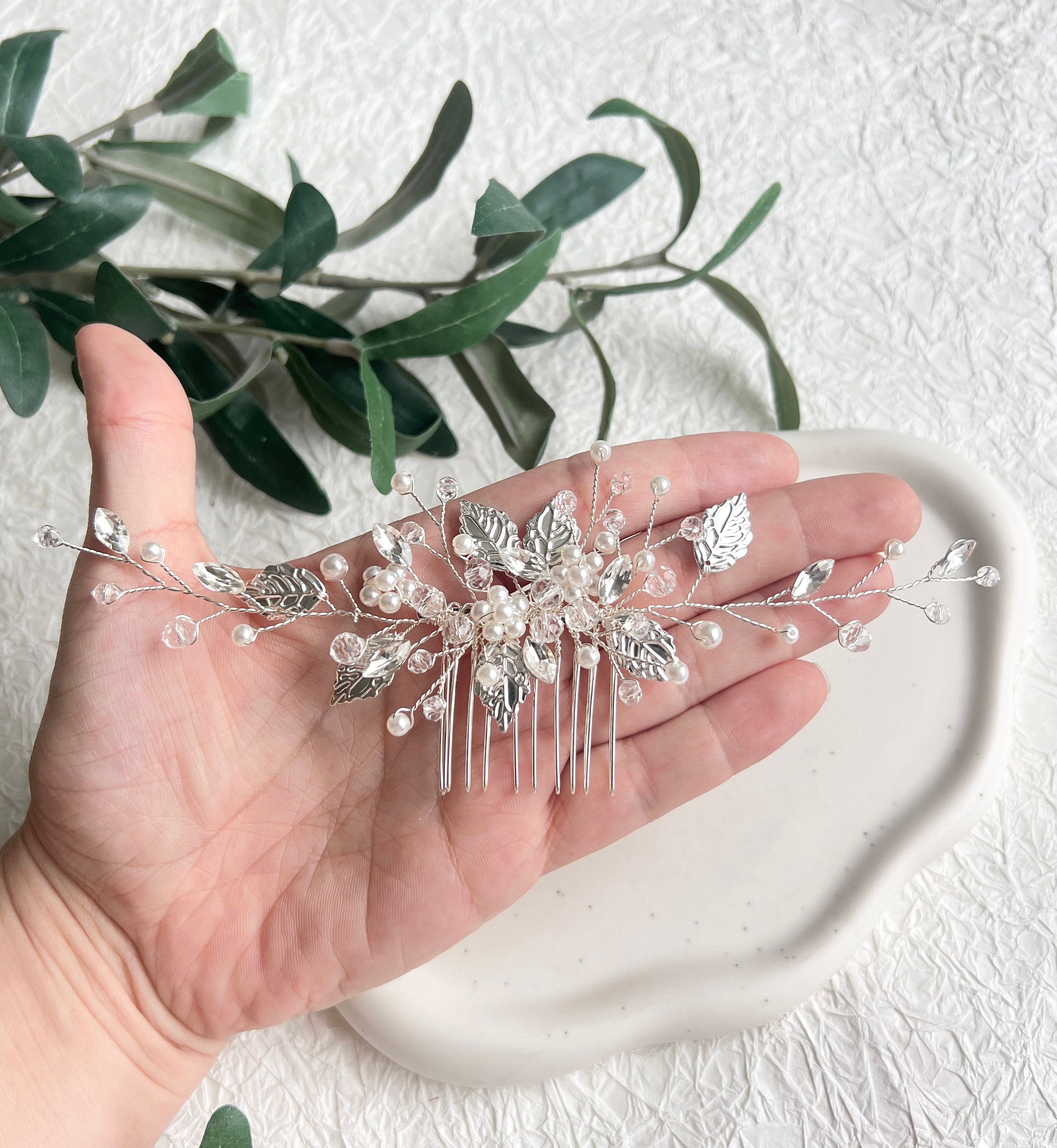 Braut Haarschmuck, Haarkamm, Perlen und Strass, Silber, Blumen, Hochzeit, Juwelierdraht,-Brauthaarschmuck-Schmuckblüte