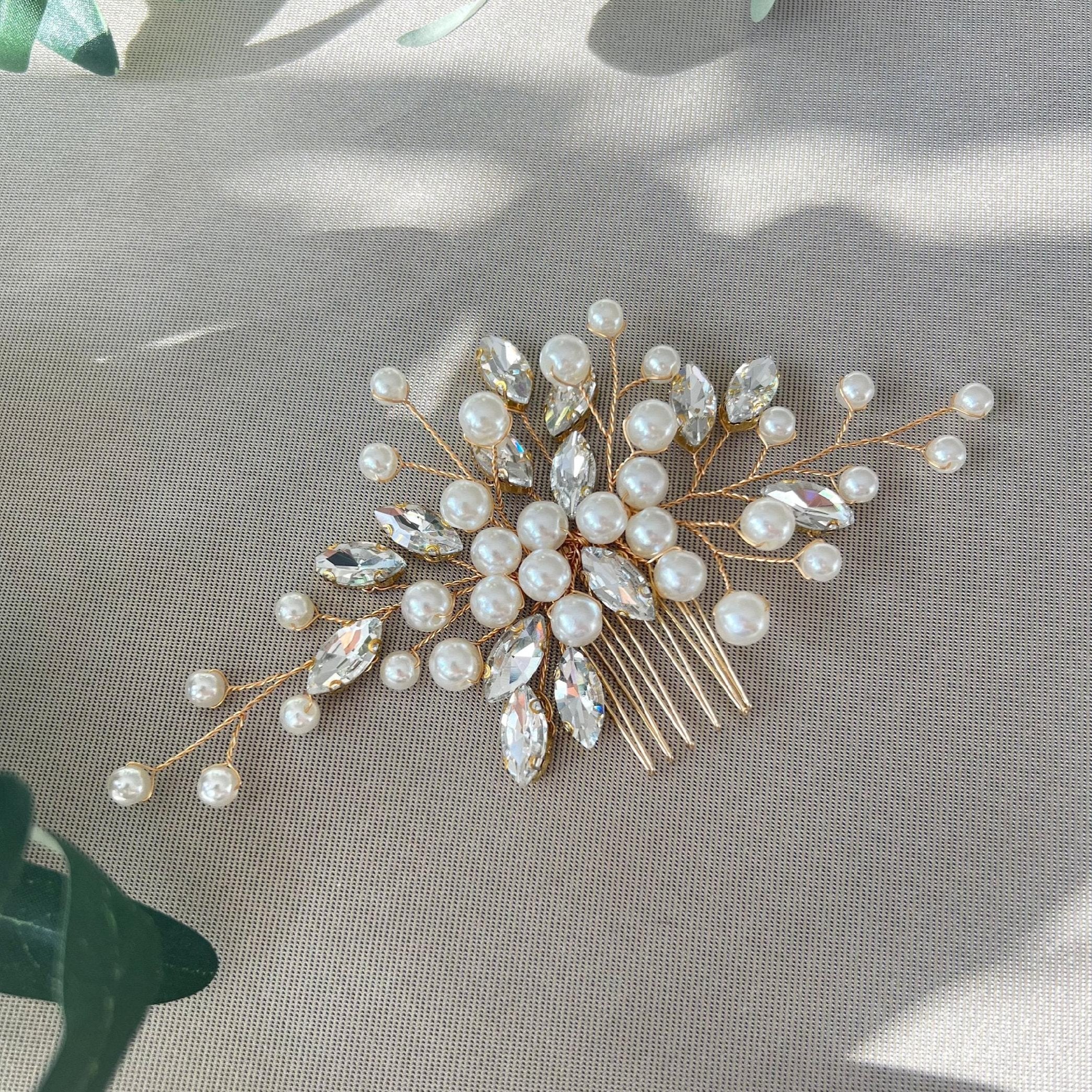 Braut Haarschmuck, Haarkamm, Perlen und Strasssteine, Gold, Weiß, Hochzeit, hochwertiger-Brauthaarschmuck-Schmuckblüte