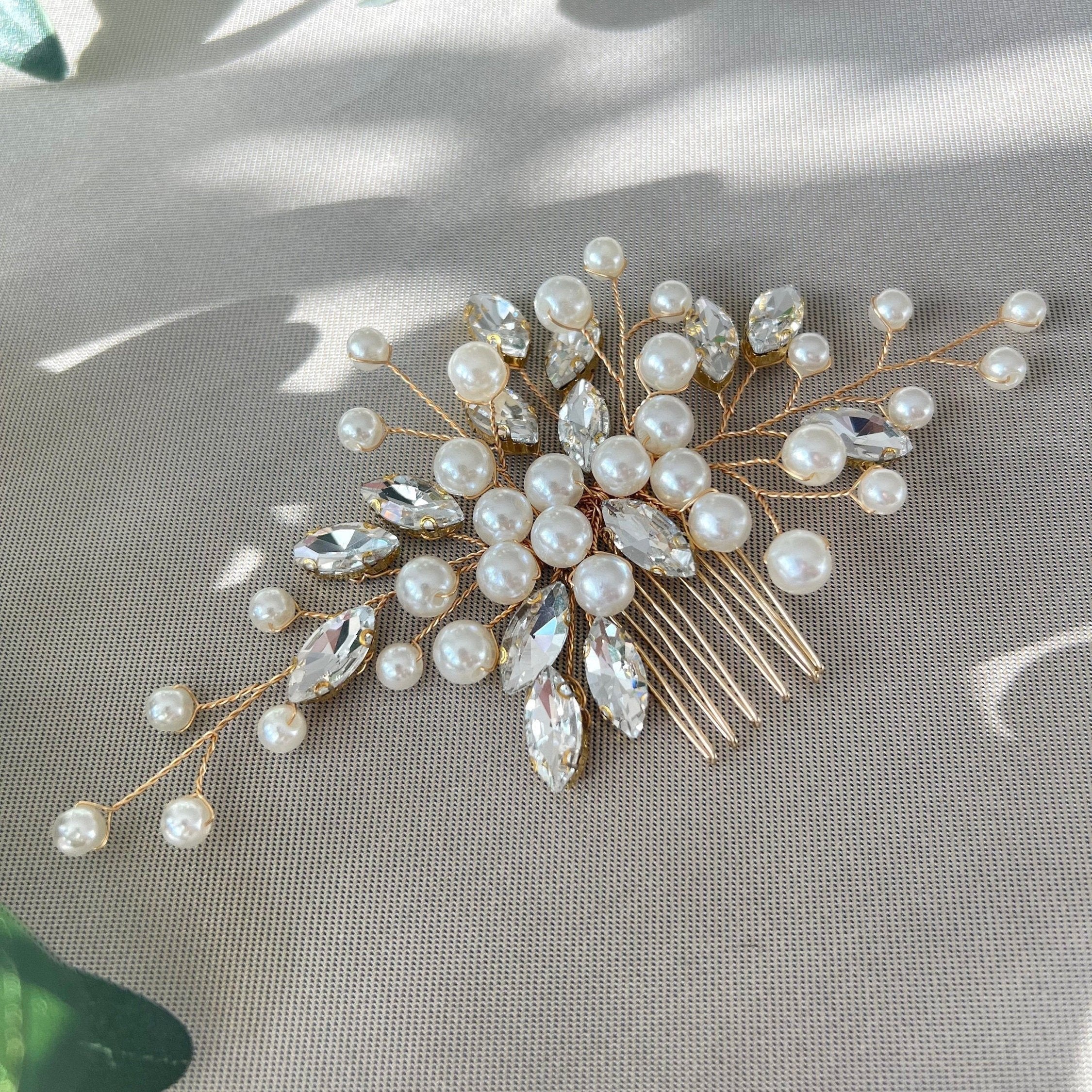 Braut Haarschmuck, Haarkamm, Perlen und Strasssteine, Gold, Weiß, Hochzeit, hochwertiger-Brauthaarschmuck-Schmuckblüte
