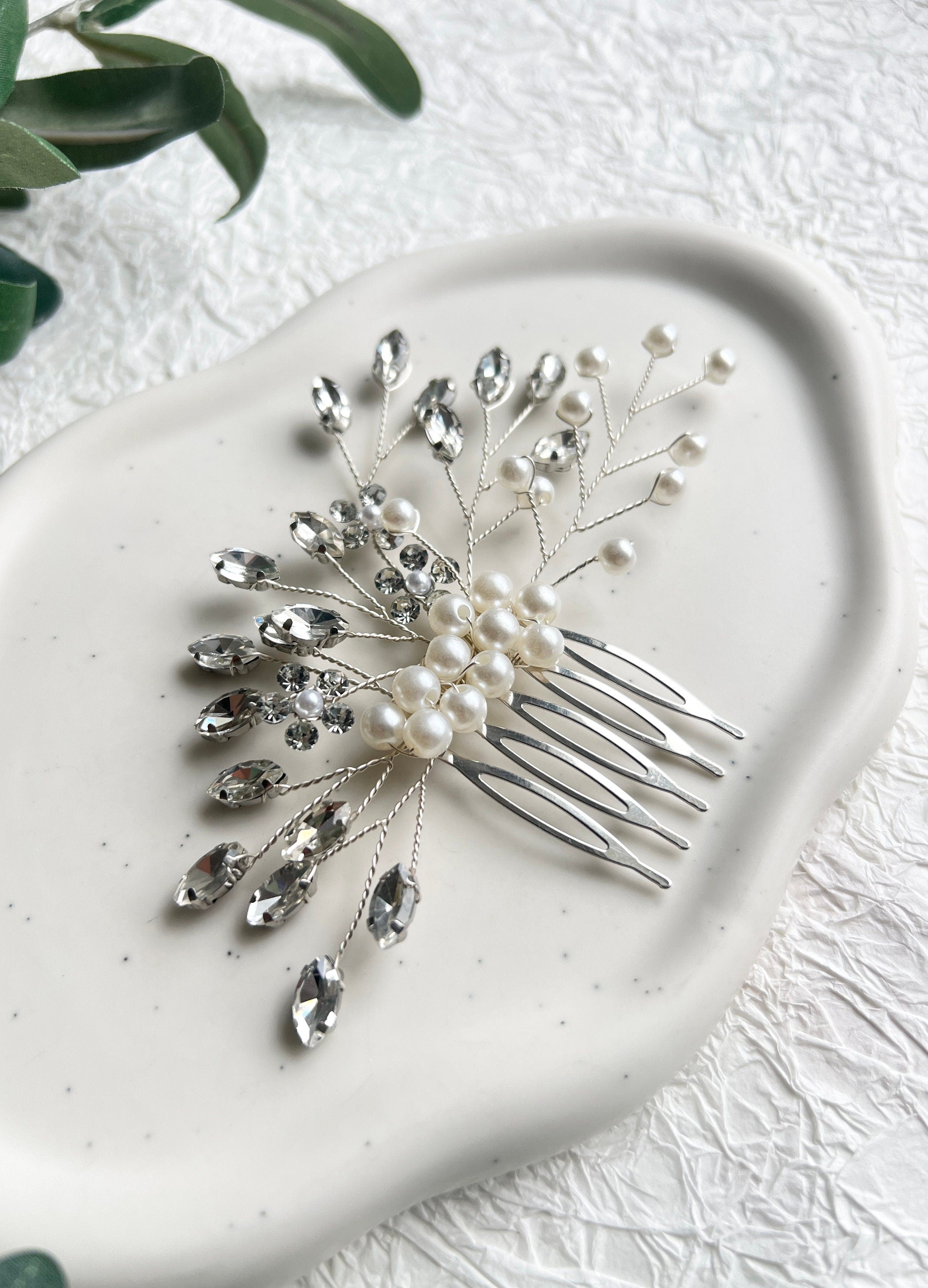 Braut Haarschmuck, Haarkamm, Perlen und Strasssteine, Silber, Weiß, Hochzeit, Blumen, hochwertiger-Brauthaarschmuck-Schmuckblüte