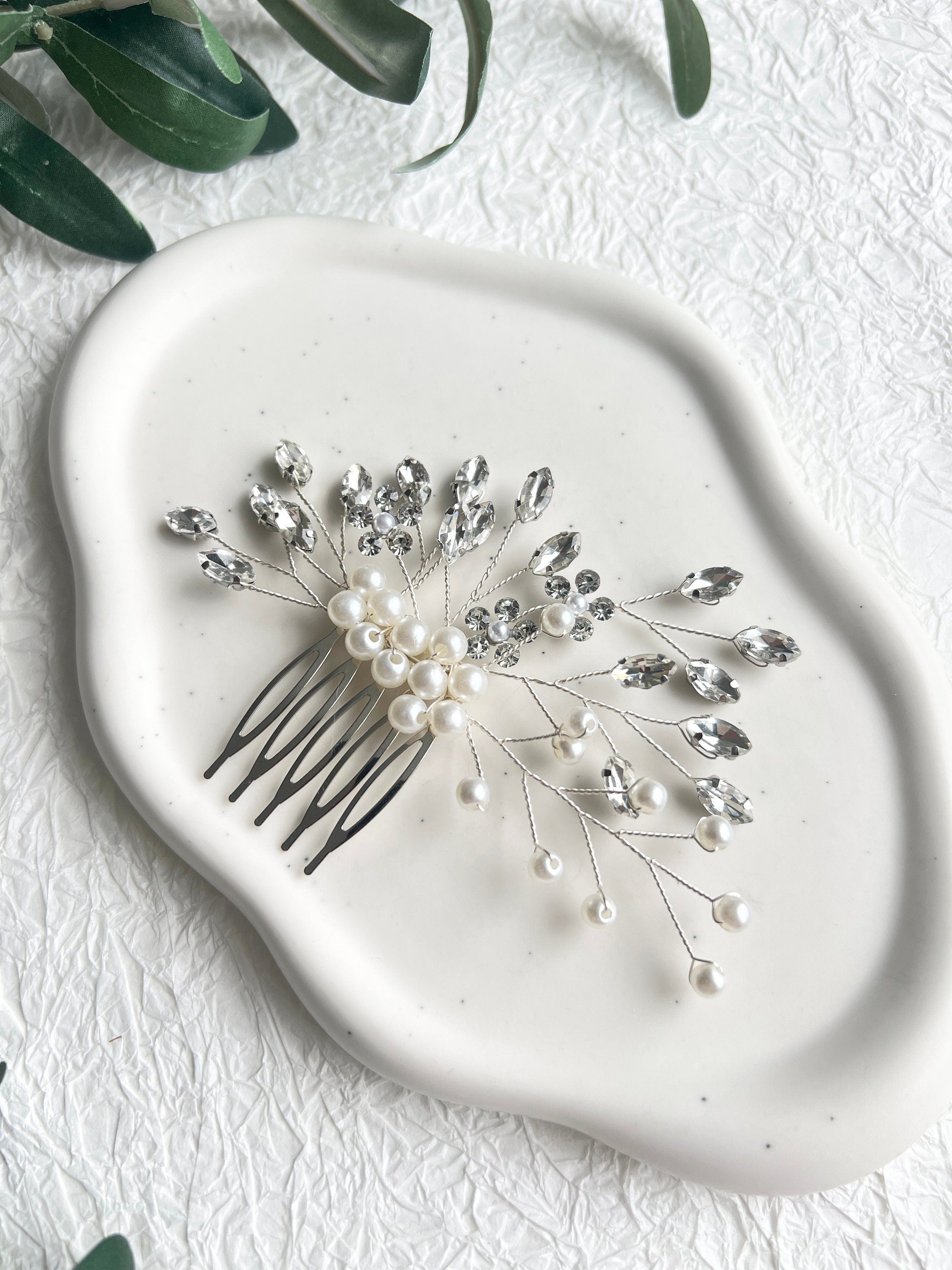Braut Haarschmuck, Haarkamm, Perlen und Strasssteine, Silber, Weiß, Hochzeit, Blumen, hochwertiger-Brauthaarschmuck-Schmuckblüte