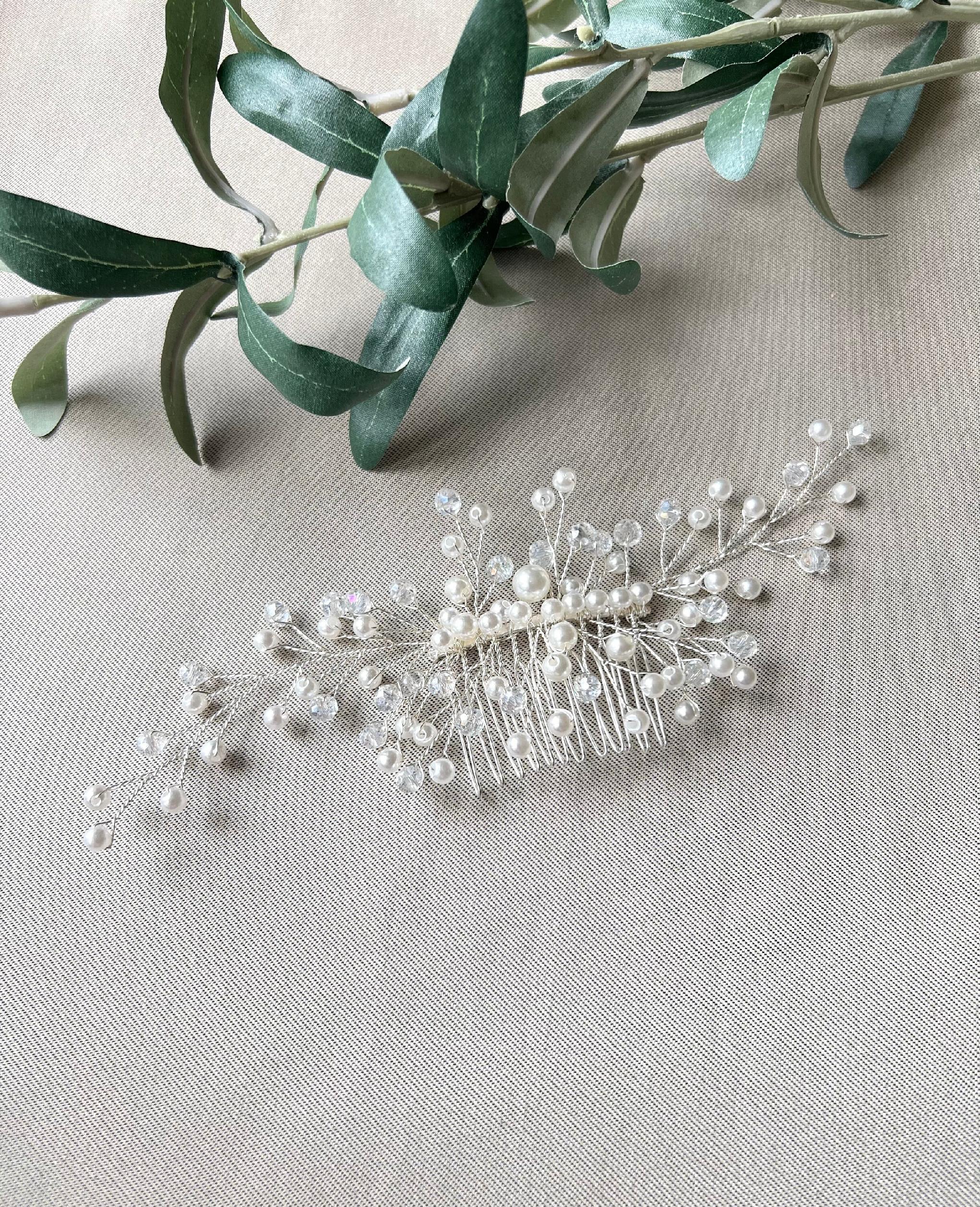 Braut Haarschmuck, Haarkamm, Perlen weiß und transparent, Brautschmuck, Silber Braut Schmuck,-Brauthaarschmuck-Schmuckblüte