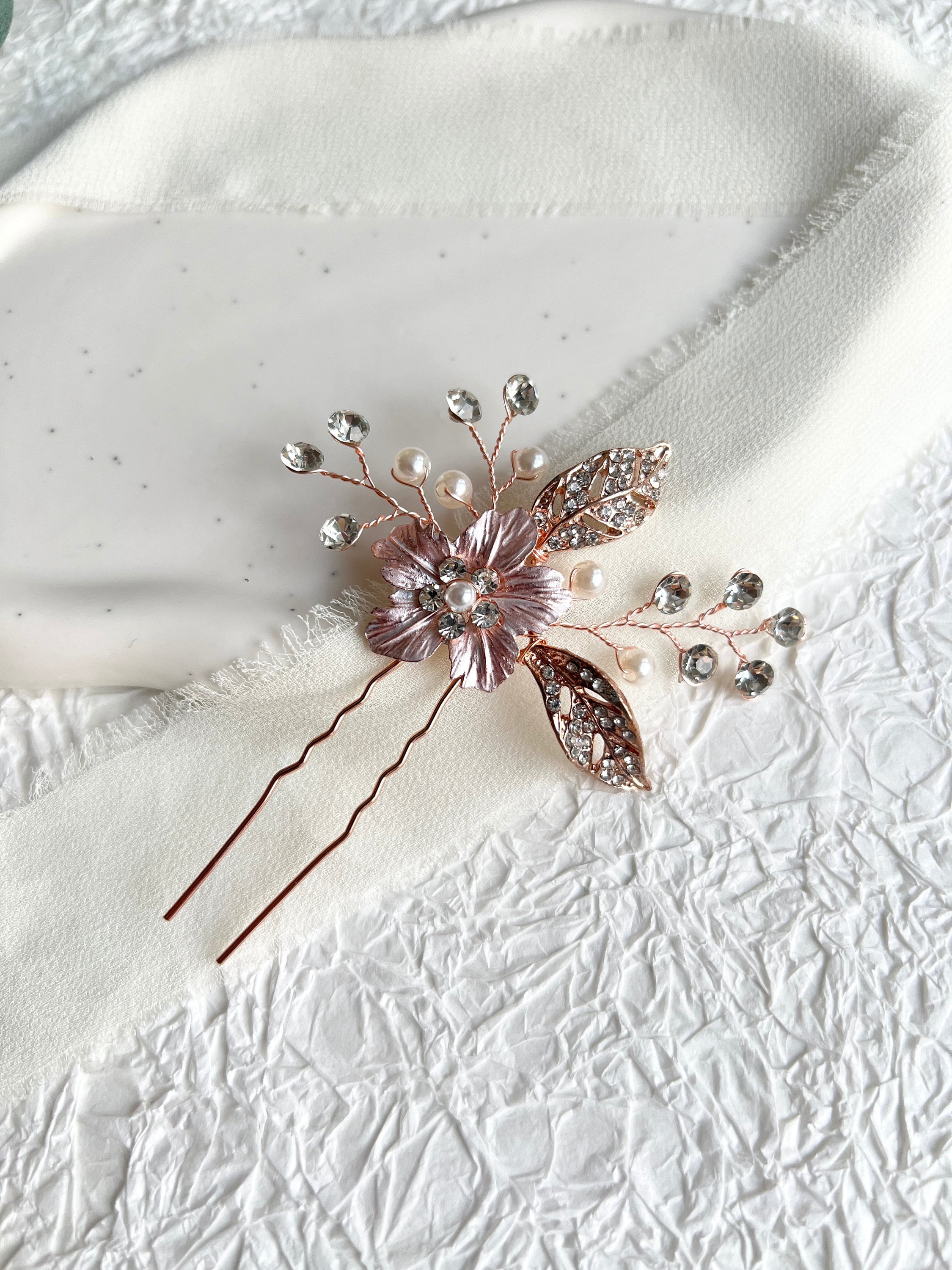 Braut Haarschmuck, Haarkamm Roségold, Perlen, Blume, Strasssteine, Haarspange, Hochzeit,-Brauthaarschmuck-Schmuckblüte