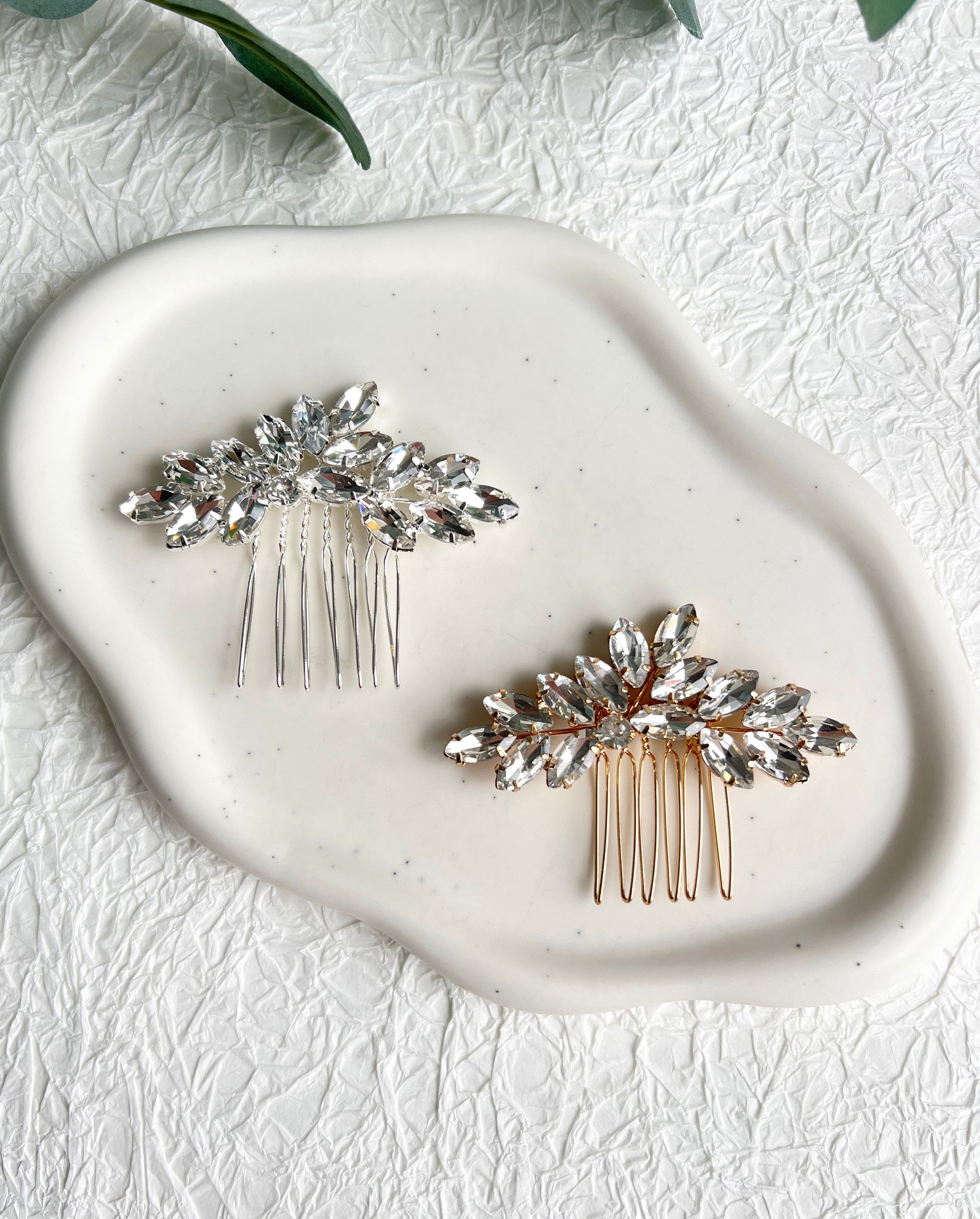 Braut Haarschmuck, Haarkamm, Silber oder Gold, funkelnde Strass Steine, Brautschmuck, - Gold-Brauthaarschmuck-Schmuckblüte