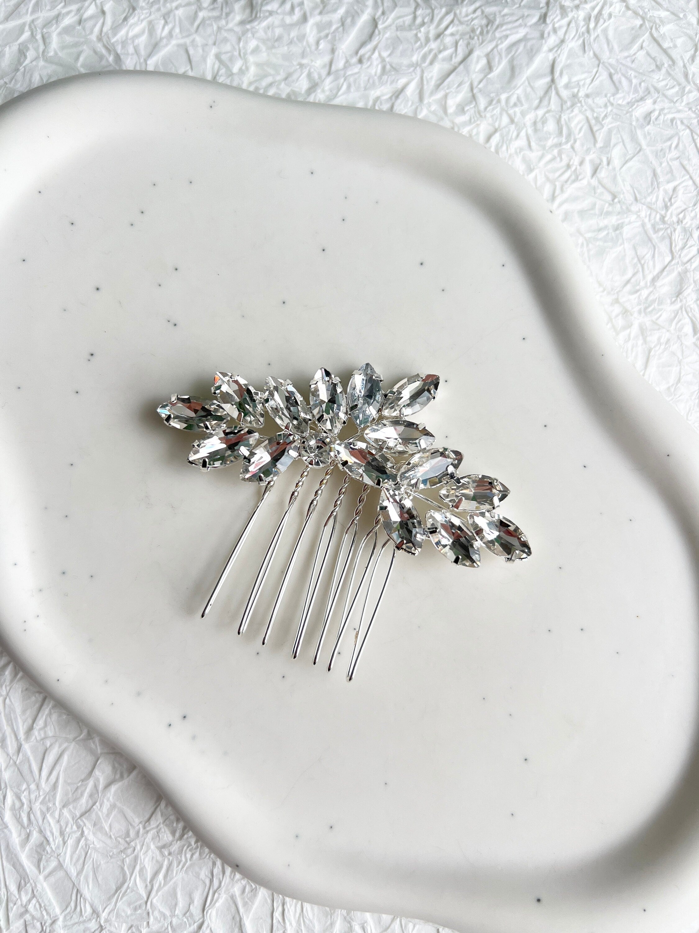 Braut Haarschmuck, Haarkamm, Silber oder Gold, funkelnde Strass Steine, Brautschmuck, - Silber-Brauthaarschmuck-Schmuckblüte