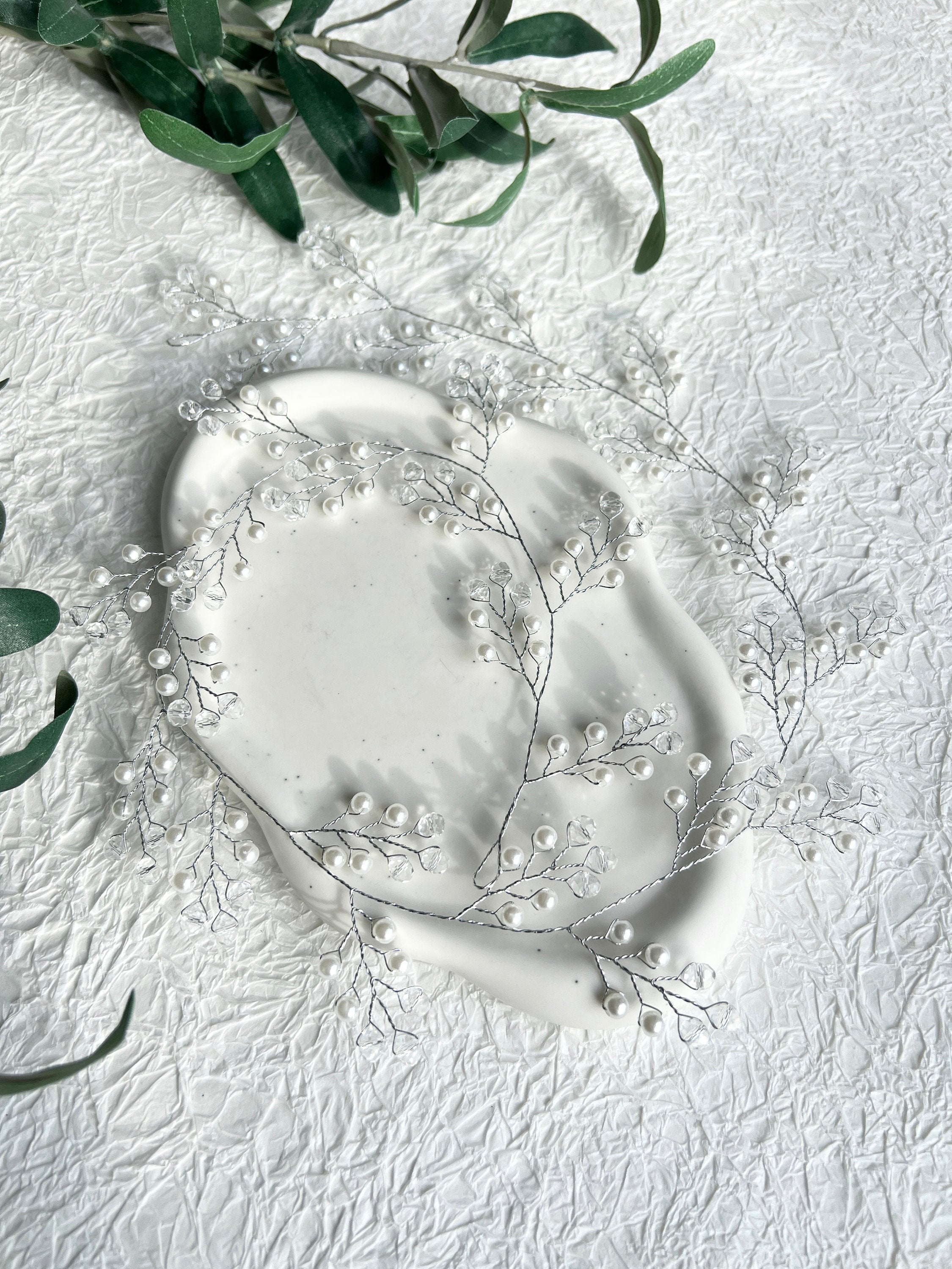 Braut Haarschmuck, Haarranke Silber mit Perlen, Hochzeit Schmuck, Brautschmuck, biegsam, weiß,-Brauthaarschmuck-Schmuckblüte
