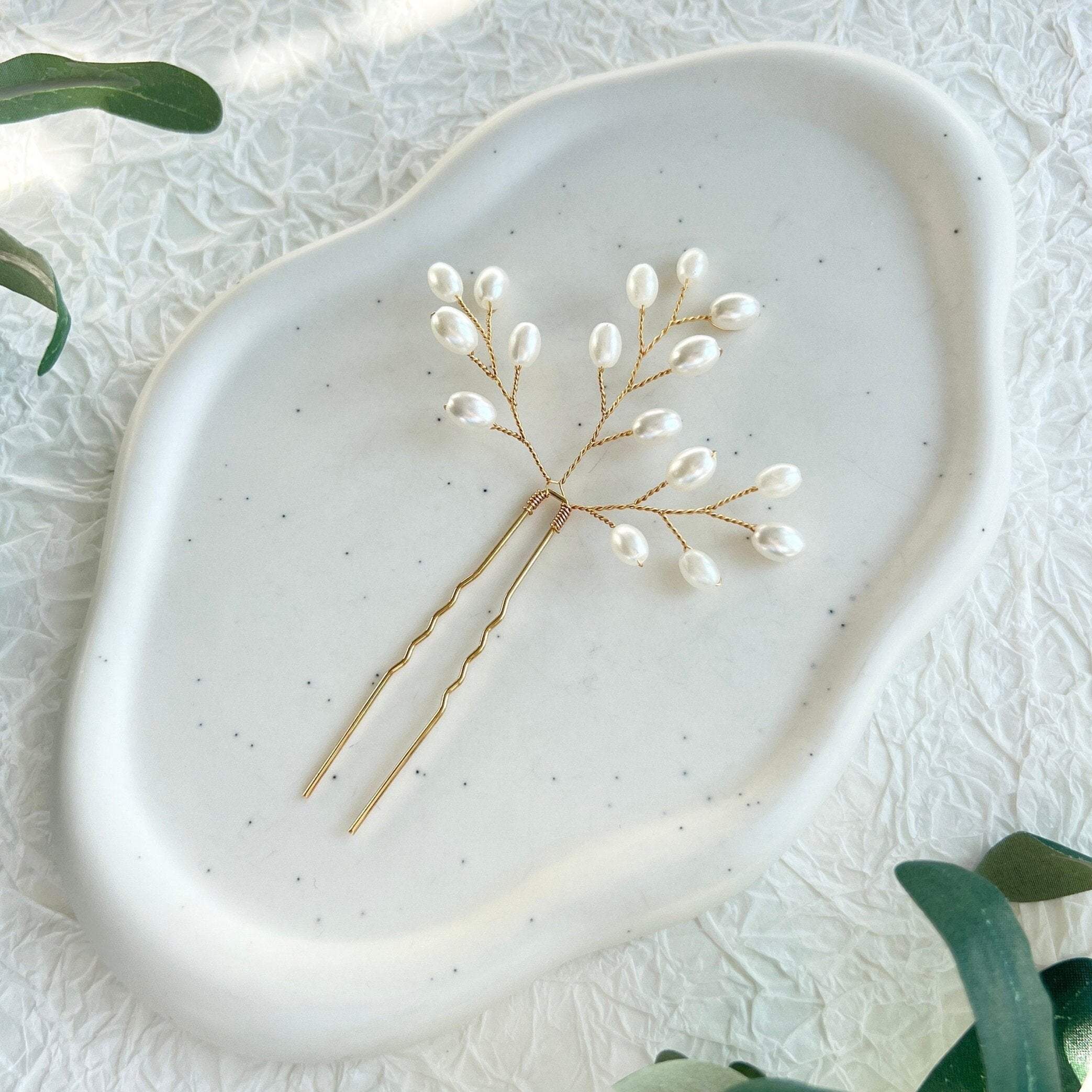 Braut Haarschmuck, Haarspange, Gold, Juwelierdraht, weiße Perlen, Haarnadel, Brautschmuck,-Brauthaarschmuck-Schmuckblüte