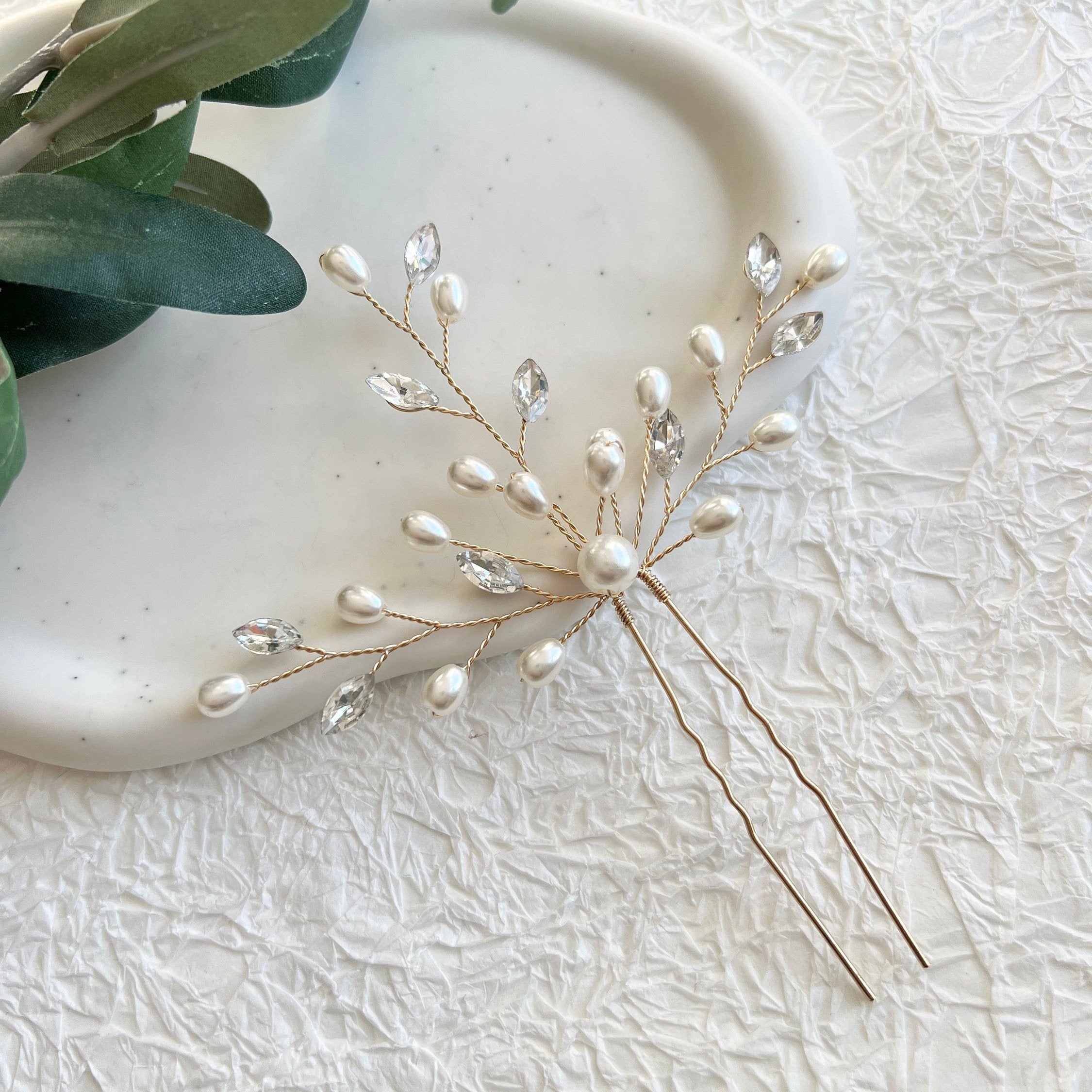 Braut Haarschmuck, Haarspange, Gold, weiße Perlen und Strass Steine, Haarnadeln, Brautschmuck,-Brauthaarschmuck-Schmuckblüte