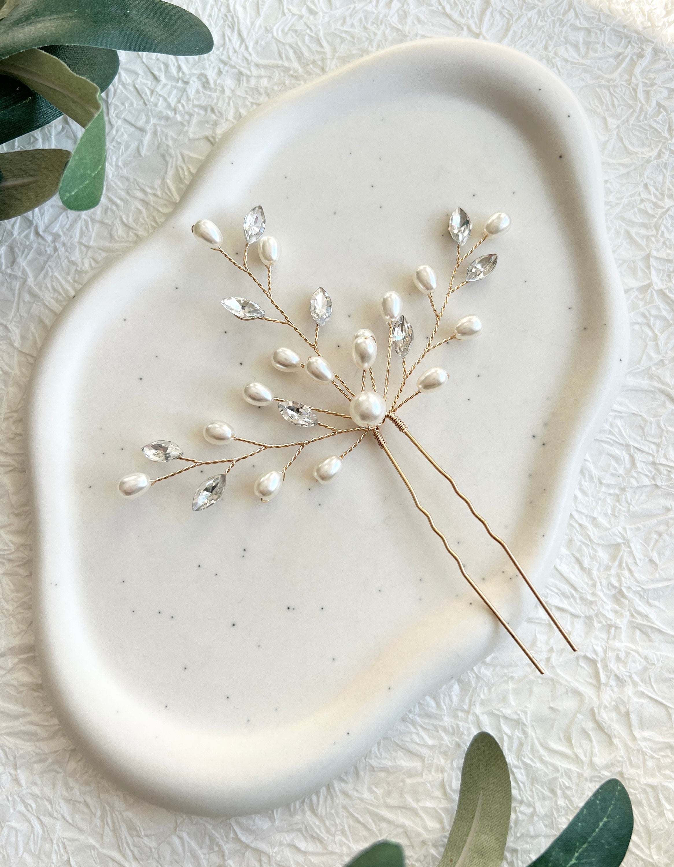 Braut Haarschmuck, Haarspange, Gold, weiße Perlen und Strass Steine, Haarnadeln, Brautschmuck,-Brauthaarschmuck-Schmuckblüte