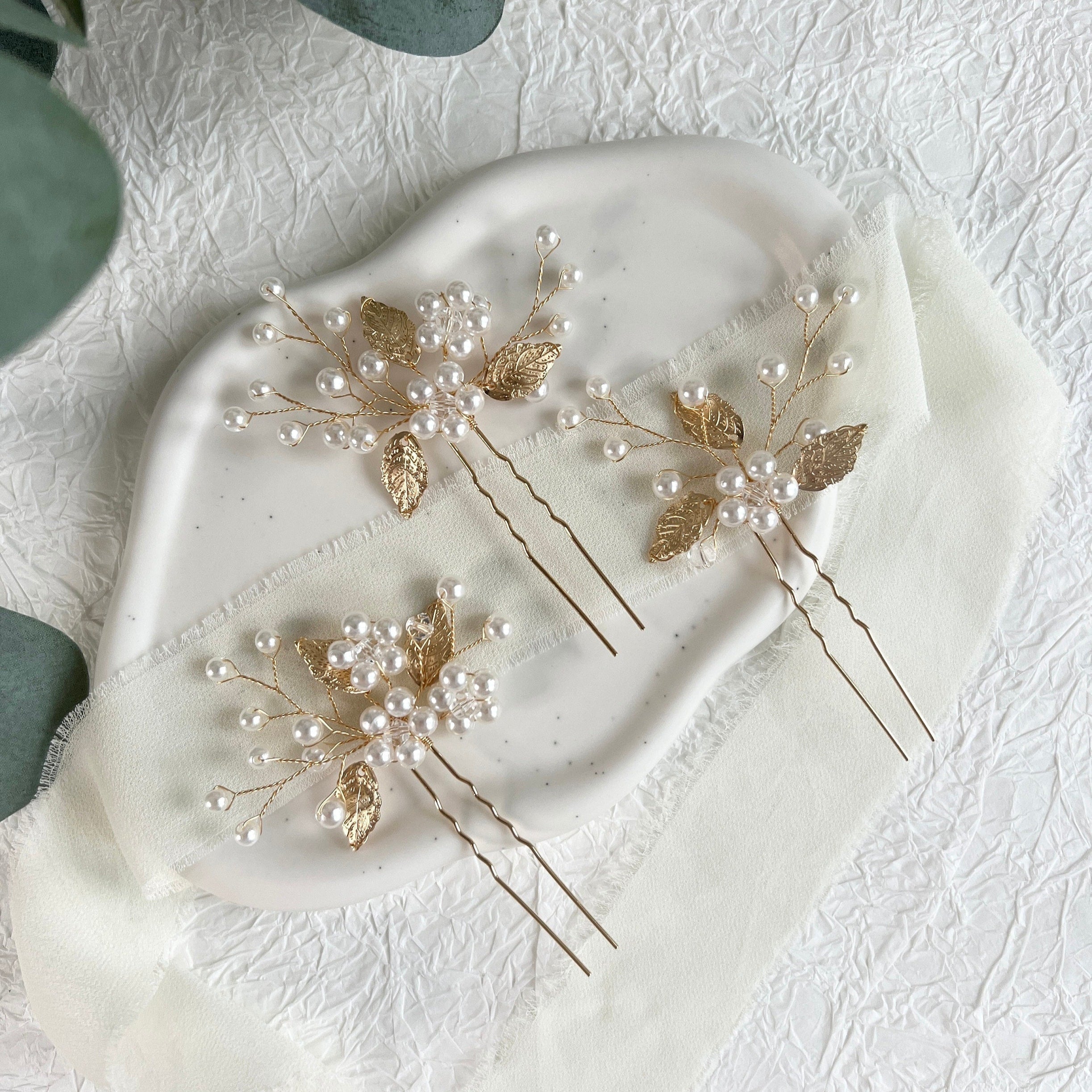 Braut Haarschmuck, Haarspange, gold und weiß, Perlen, Blätter, Hochzeit, hochwertiger-Brauthaarschmuck-Schmuckblüte