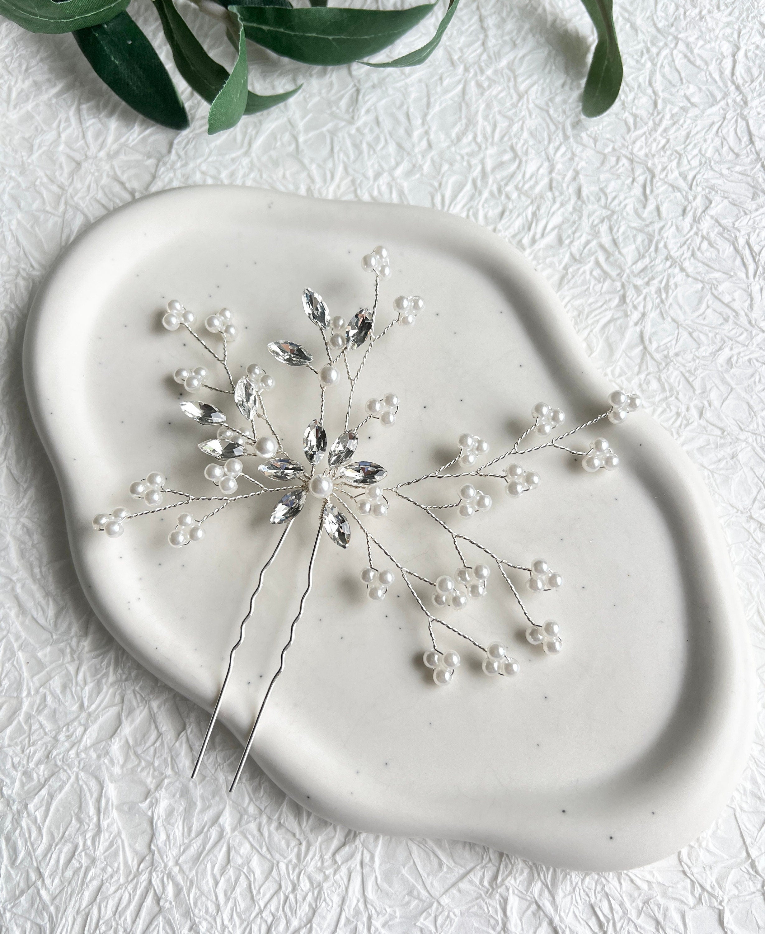 Braut Haarschmuck, Silber, Haarnadel, weiße Perlen und silberne Strasssteine, Brautschmuck,-Brauthaarschmuck-Schmuckblüte