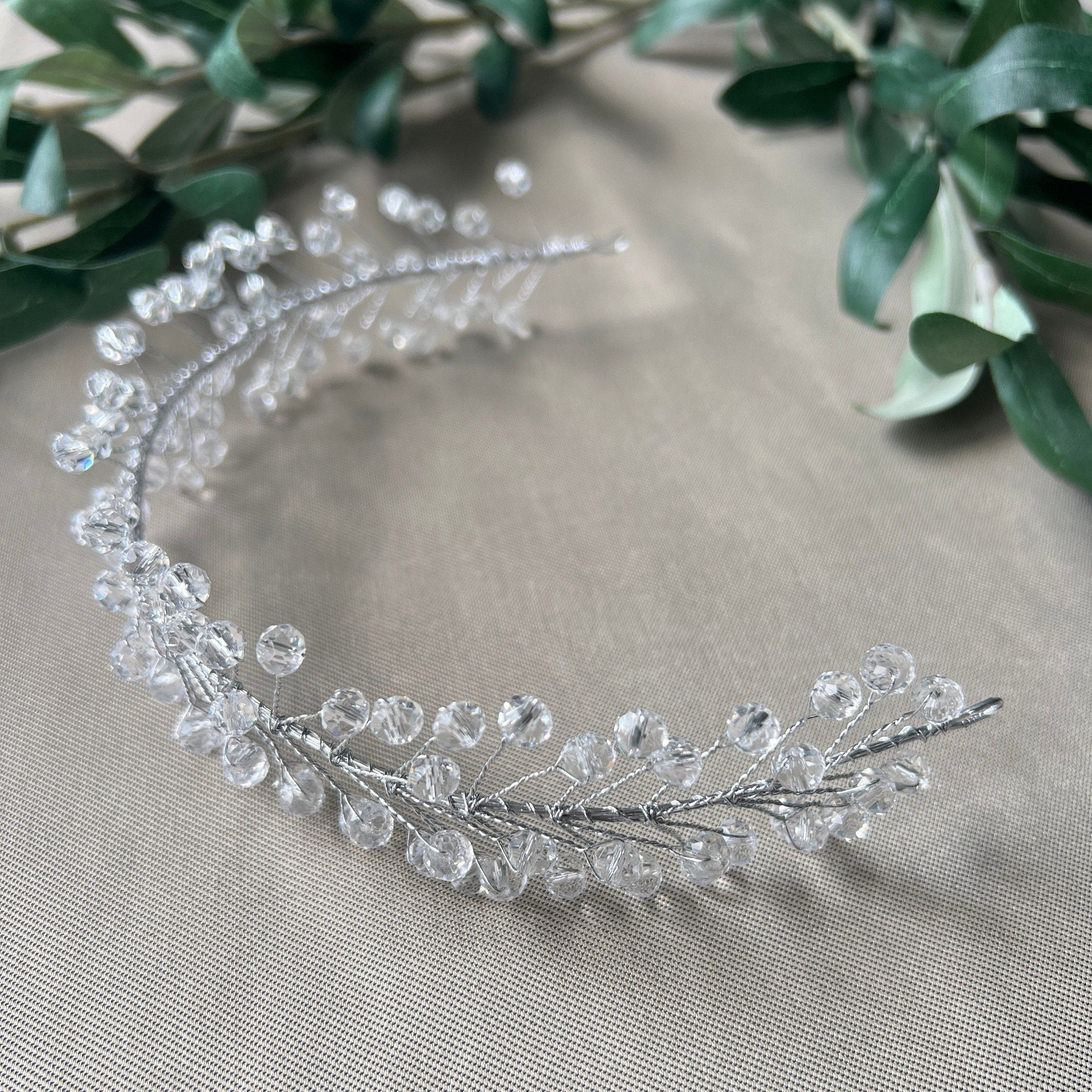 Braut Haarschmuck, Silber mit Perlen, Hochzeit Braut, Brautschmuck, Hochzeitshaarband, Haarreif, Haarkranz, glitzernde Haarranke, Haarrebe-Brauthaarschmuck-Schmuckblüte