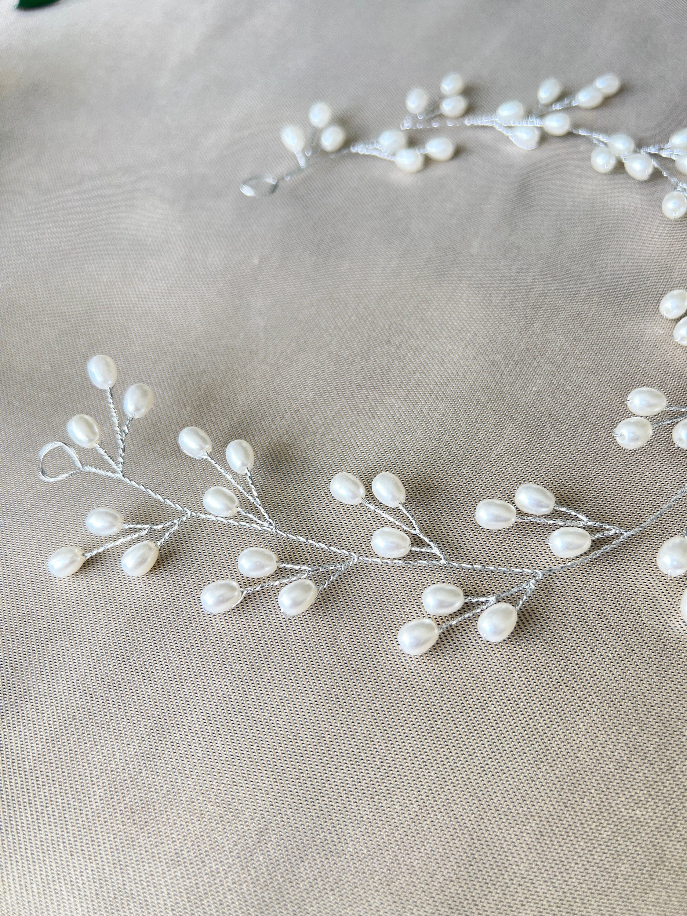 Braut Haarschmuck, Silber mit Perlen, Hochzeit, Brautschmuck, Hochzeitshaarband, Haarkranz, Haarranke, Haarrebe, Brautfrisur-Brauthaarschmuck-Schmuckblüte