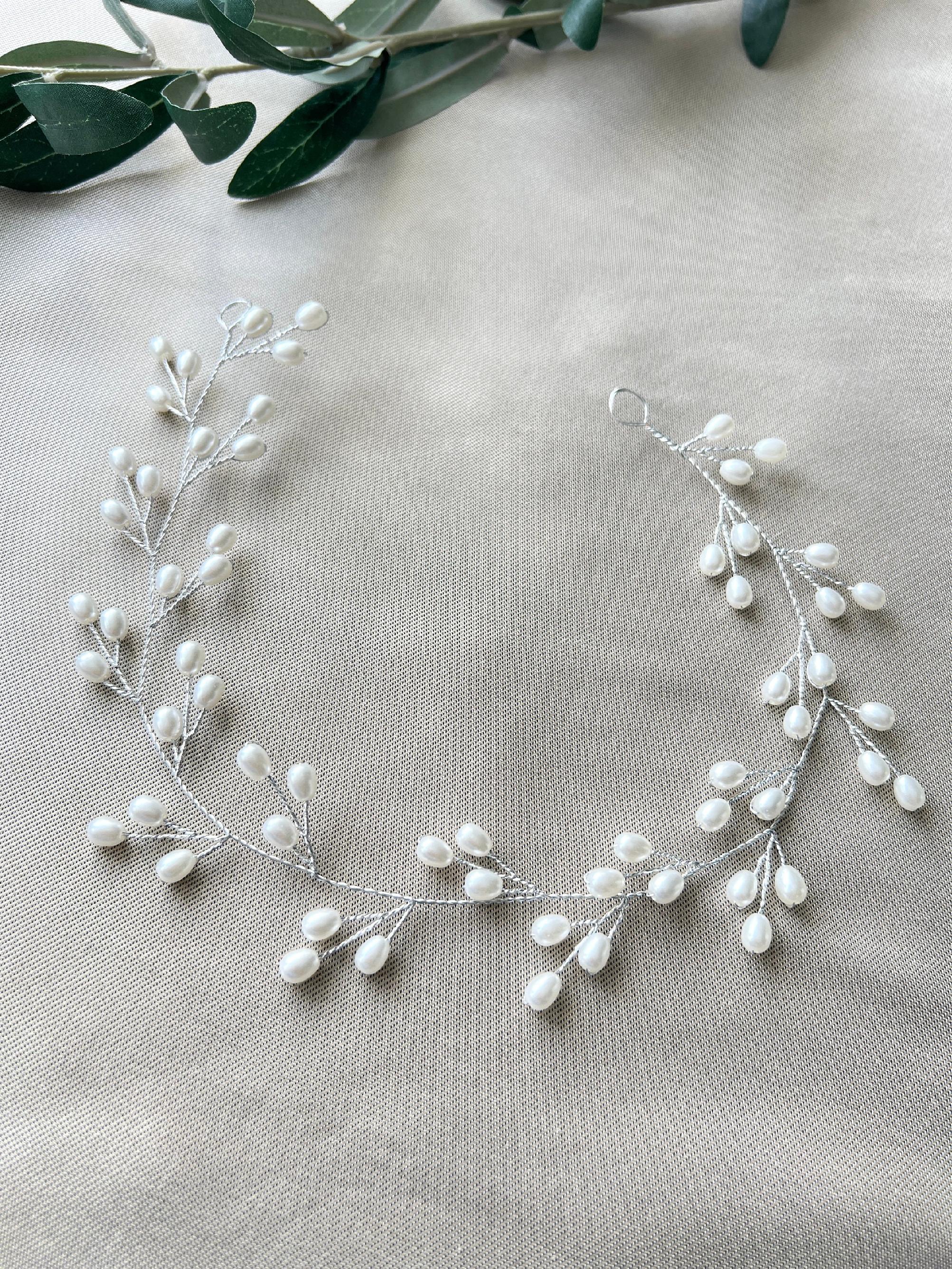 Braut Haarschmuck, Silber mit Perlen, Hochzeit, Brautschmuck, Hochzeitshaarband, Haarkranz, Haarranke, Haarrebe, Brautfrisur-Brauthaarschmuck-Schmuckblüte
