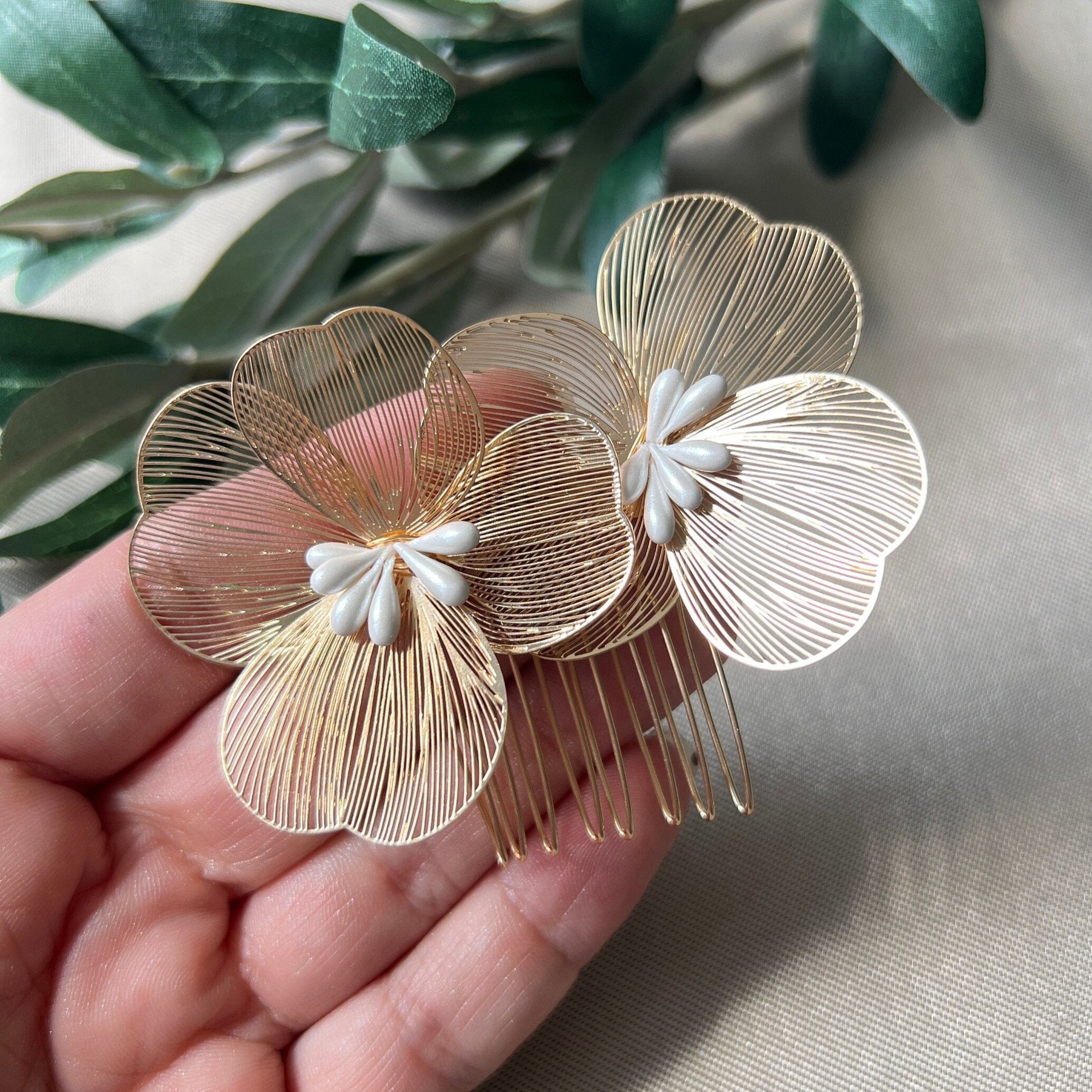 Braut Haarschmuck, Silber und Roségold, Haarkamm, filigraner Schmuck, Blumen Hochzeit, - Roségold-Brauthaarschmuck-Schmuckblüte