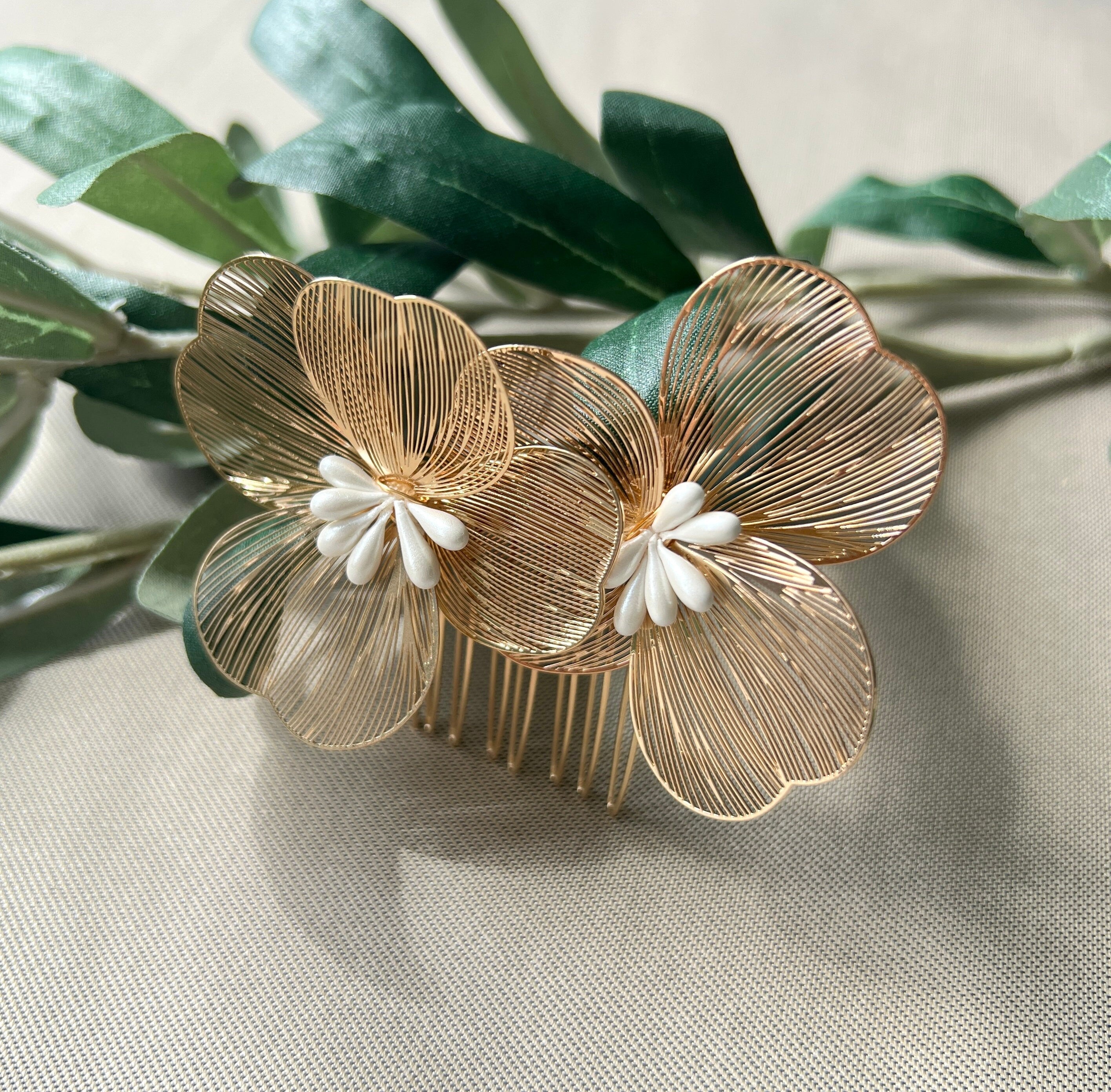Braut Haarschmuck, Silber und Roségold, Haarkamm, filigraner Schmuck, Blumen Hochzeit, - Roségold-Brauthaarschmuck-Schmuckblüte