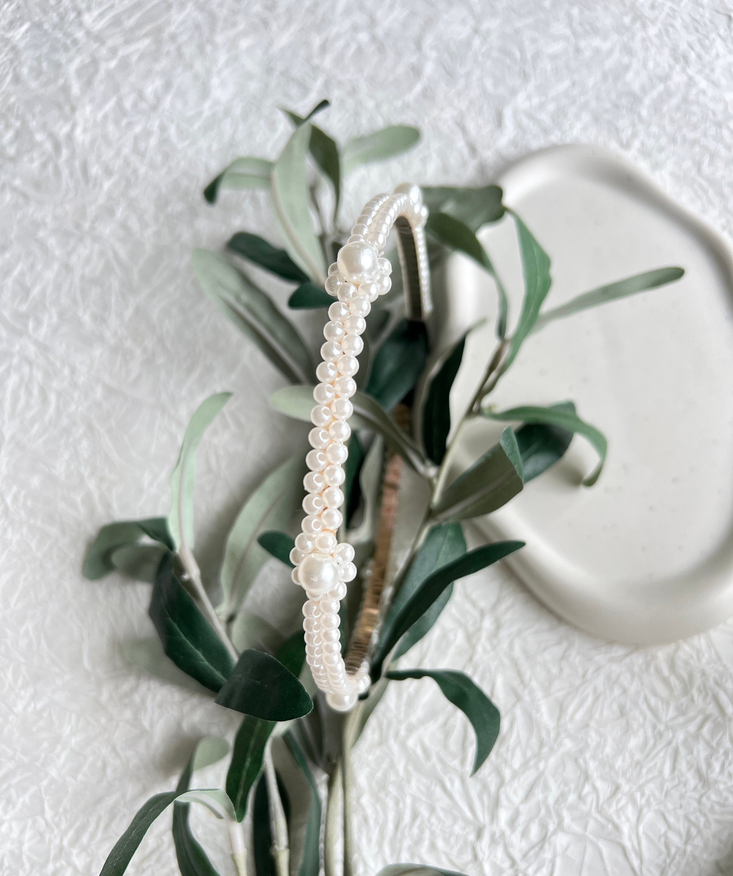 Braut Haarschmuck, Weiß, Gold, Perlen Schmuck, Haarreif, Hochzeit, Brauthaarschmuck, Brautschmuck,-Brauthaarschmuck-Schmuckblüte