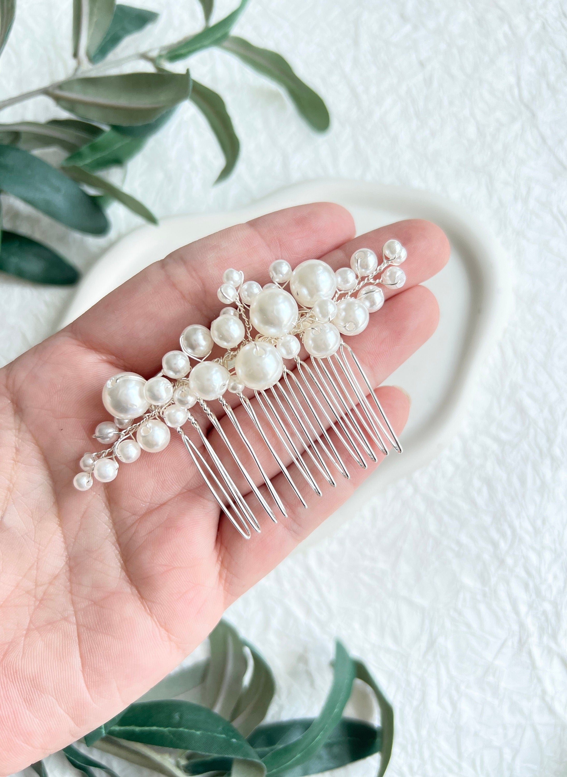Braut, Haarschmuck, eleganter Haarkamm mit weißen Perlen, Silber, Hochzeit, Schmuck, Brautschmuck, Perlenschmuck, moderner Brauthaarschmuck