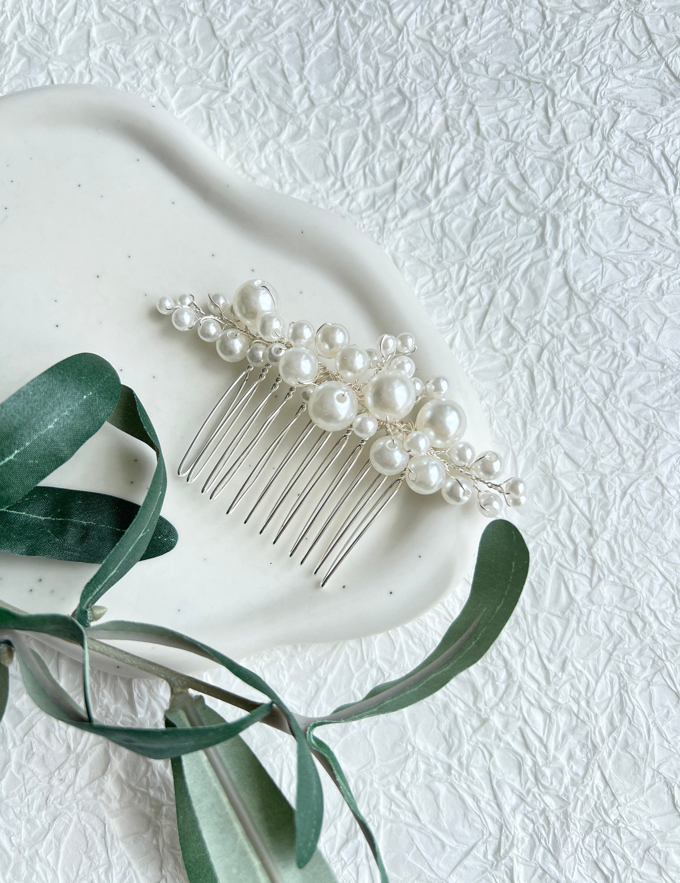 Braut, Haarschmuck, eleganter Haarkamm mit weißen Perlen, Silber, Hochzeit, Schmuck, Brautschmuck, Perlenschmuck, moderner Brauthaarschmuck