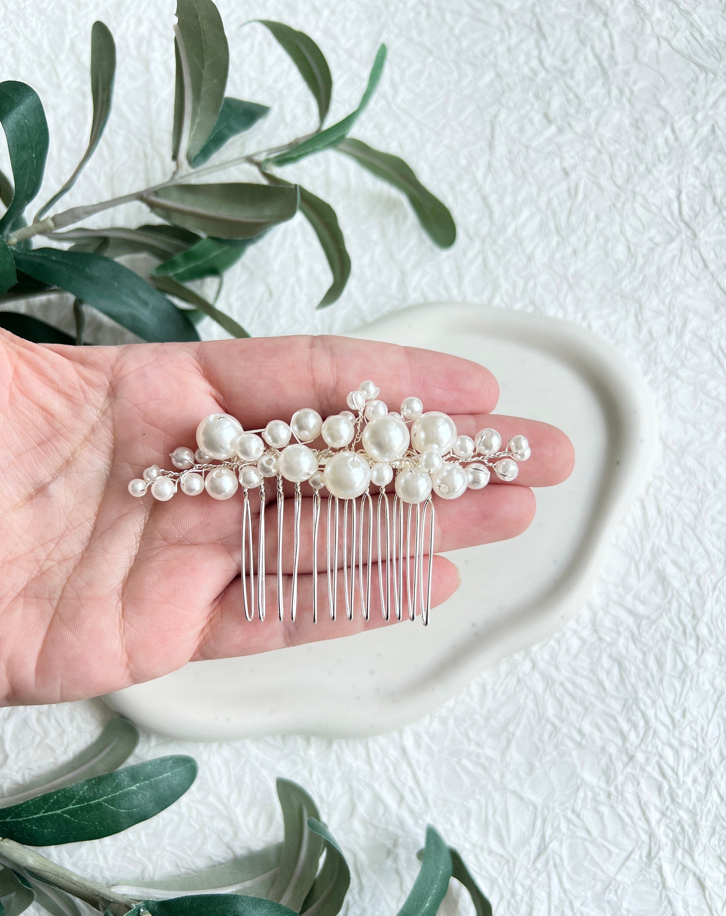 Braut, Haarschmuck, eleganter Haarkamm mit weißen Perlen, Silber, Hochzeit, Schmuck, Brautschmuck, Perlenschmuck, moderner Brauthaarschmuck