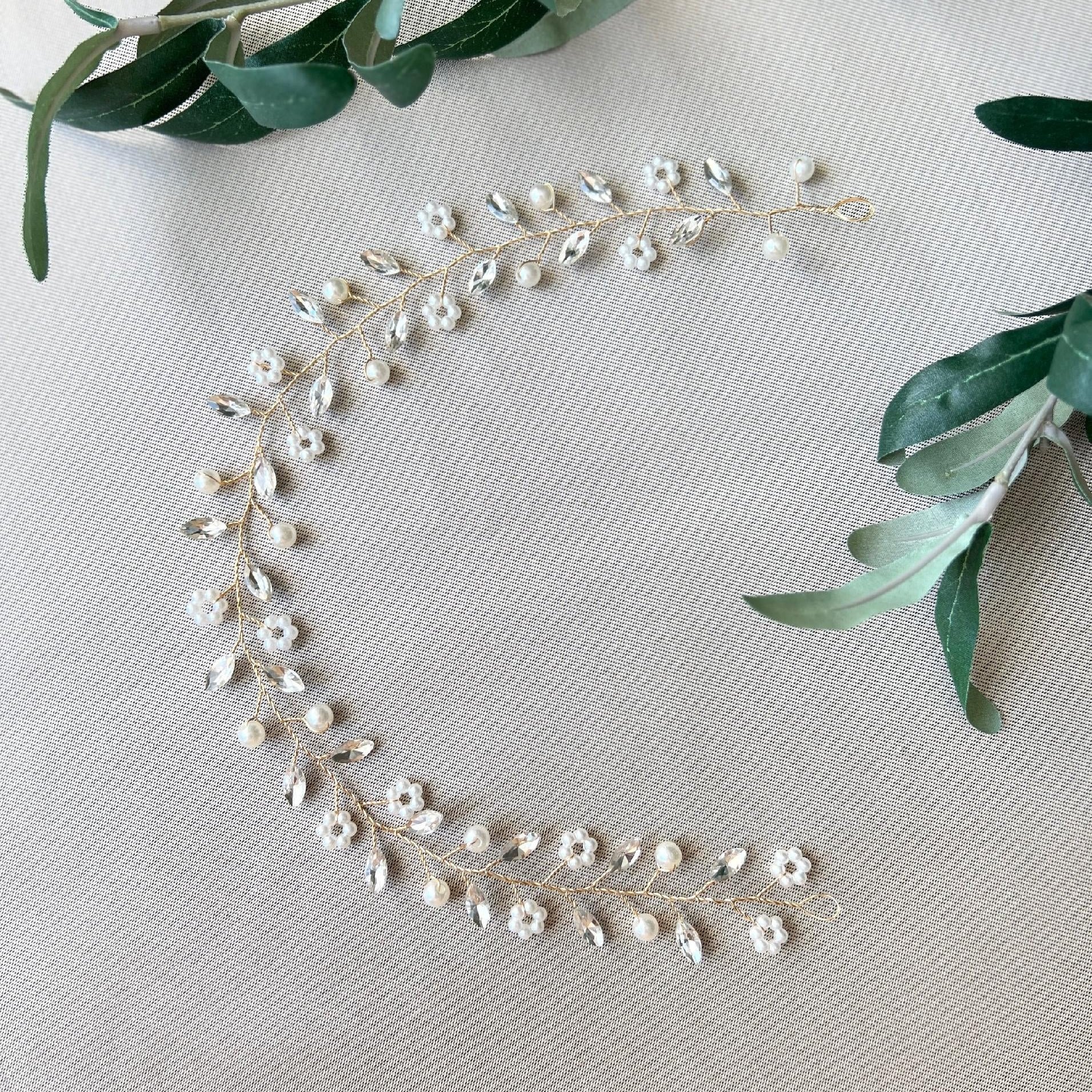 Braut Haarschmuck, gold mit Perlen und Strass, Hochzeit, Brautschmuck, Hochzeitshaarband, Haarkranz, Haarranke, Haarrebe-Brauthaarschmuck-Schmuckblüte
