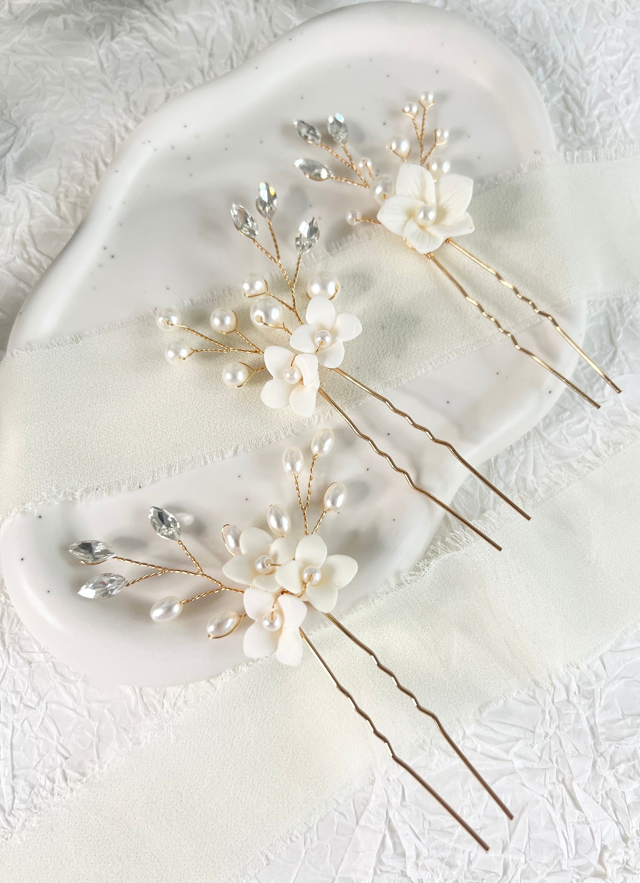 Braut Haarspangen, 3 Stück, Gold mit weißen Perlen Blüten, Strass und Perlen Brautschmuck Braut-Brauthaarschmuck-Schmuckblüte